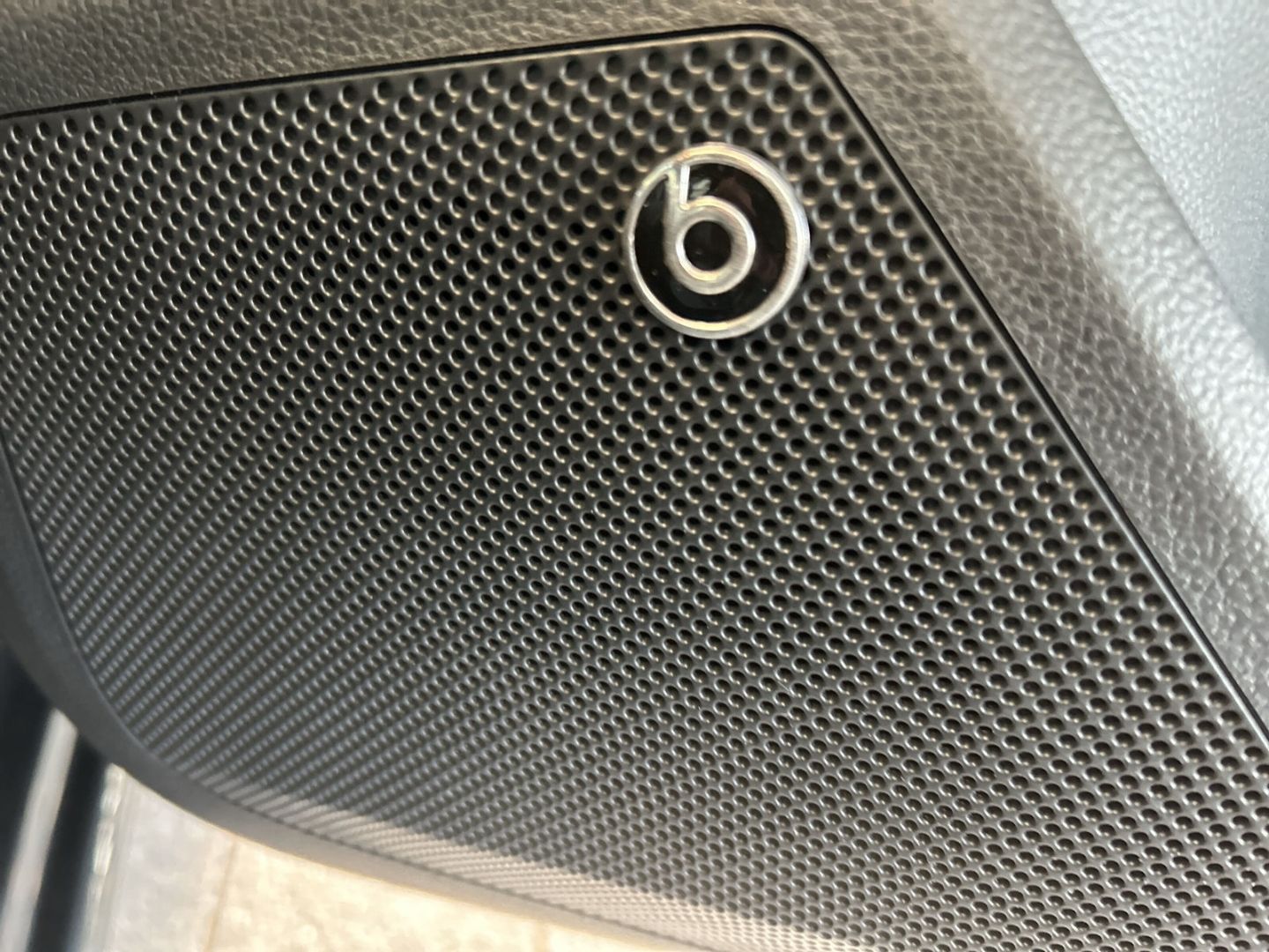 Fahrzeugabbildung SEAT Ibiza FR BEATS Fast Lane+NAVI+Digitales Cockpit+
