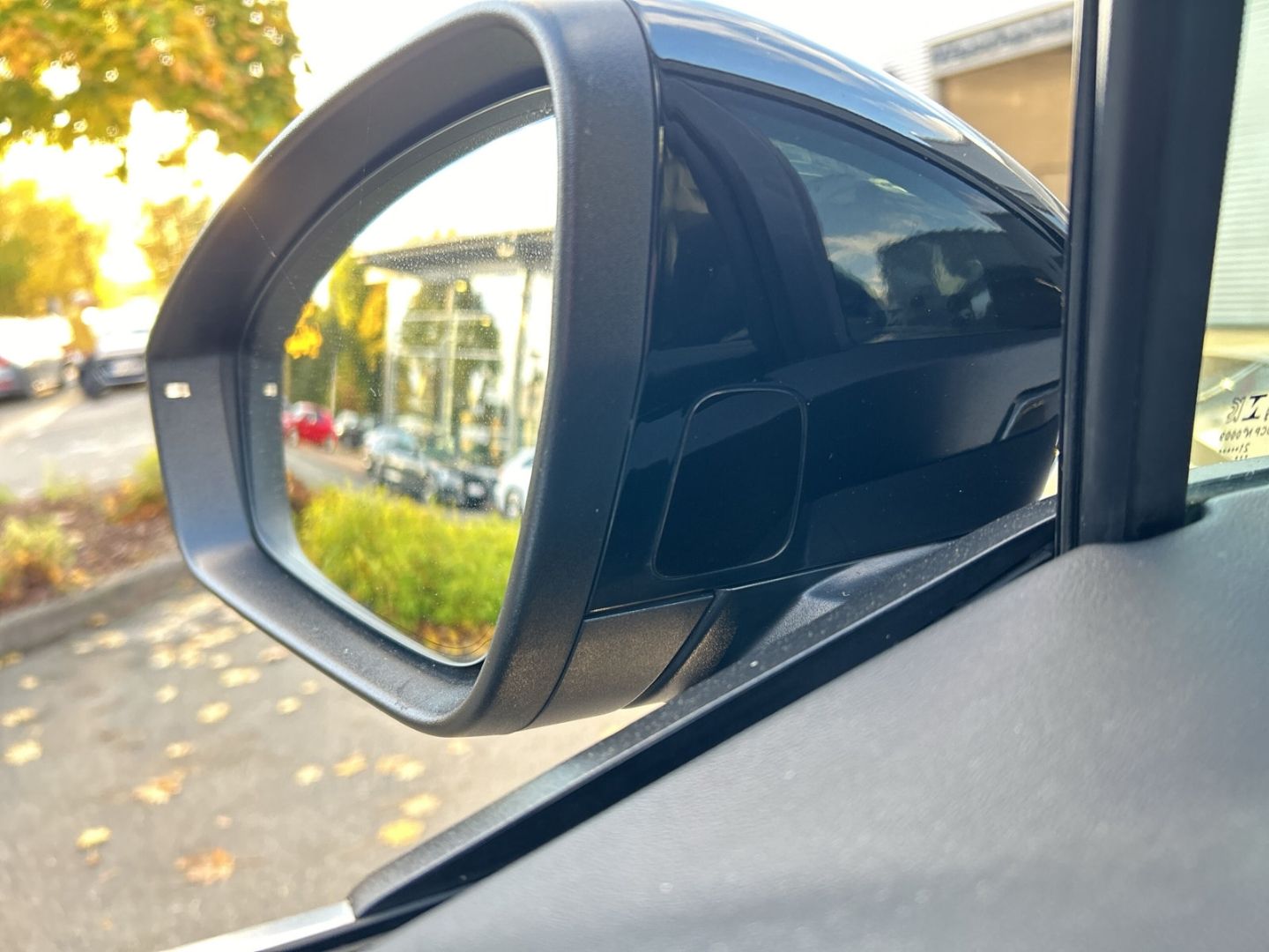 Fahrzeugabbildung Audi Q4 e-tron 50 quattro HUD+Navi+LED+KAMERA+CARPLAY