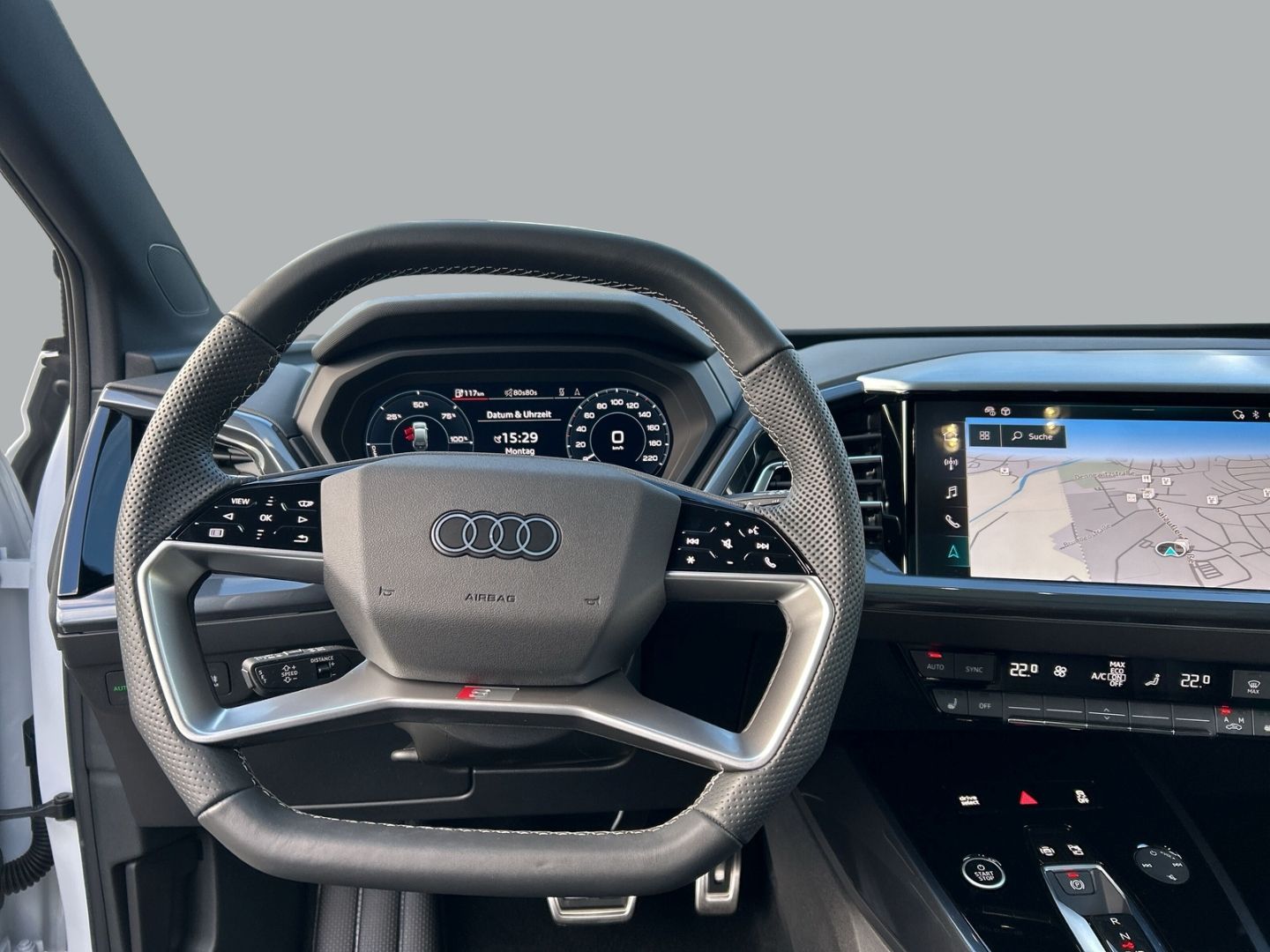 Fahrzeugabbildung Audi Q4 e-tron 55 quattro Sportpaket+HUD+AHK+PANO+NAV