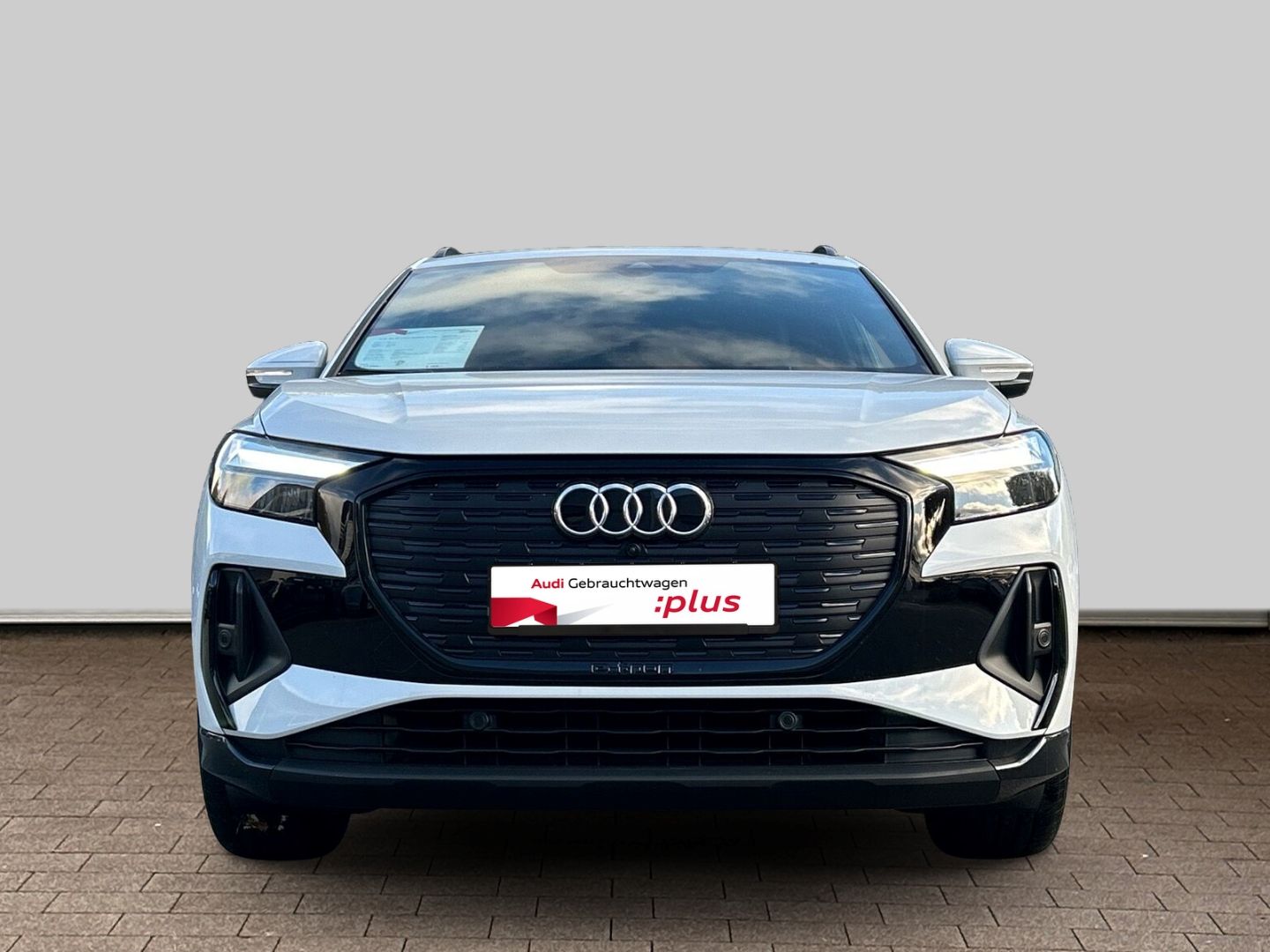 Fahrzeugabbildung Audi Q4 e-tron 55 quattro Sportpaket+HUD+AHK+PANO+NAV