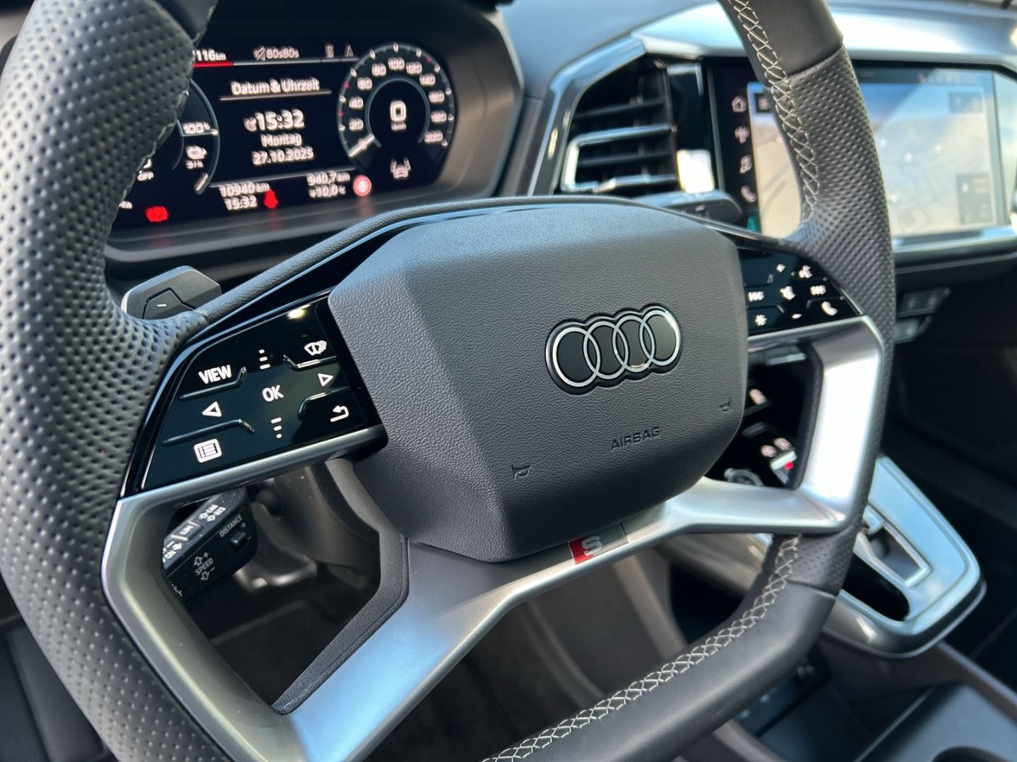 Fahrzeugabbildung Audi Q4 e-tron 55 quattro HUD+AHK+PANO+NAVI+360°KAMER