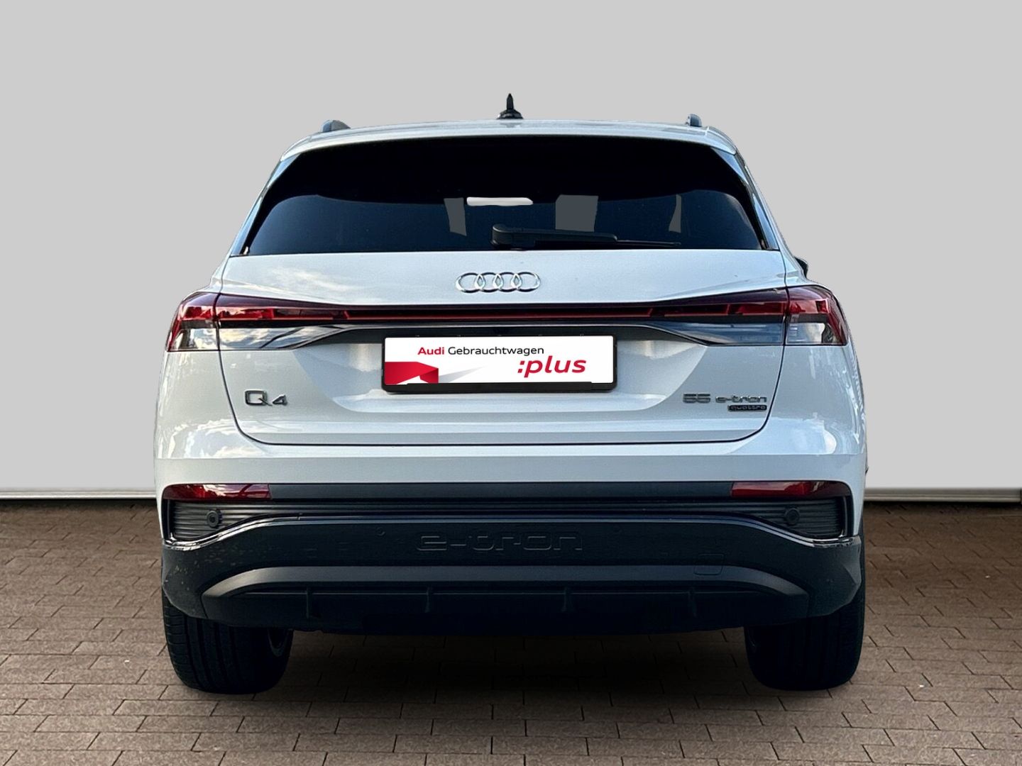 Fahrzeugabbildung Audi Q4 e-tron 55 quattro Sportpaket+HUD+AHK+PANO+NAV