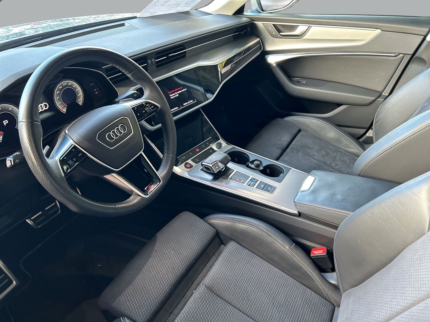 Fahrzeugabbildung Audi S6 Avant 3.0 TDI AHK+NAVI+B&O+KAMERA+MATRIX-LED