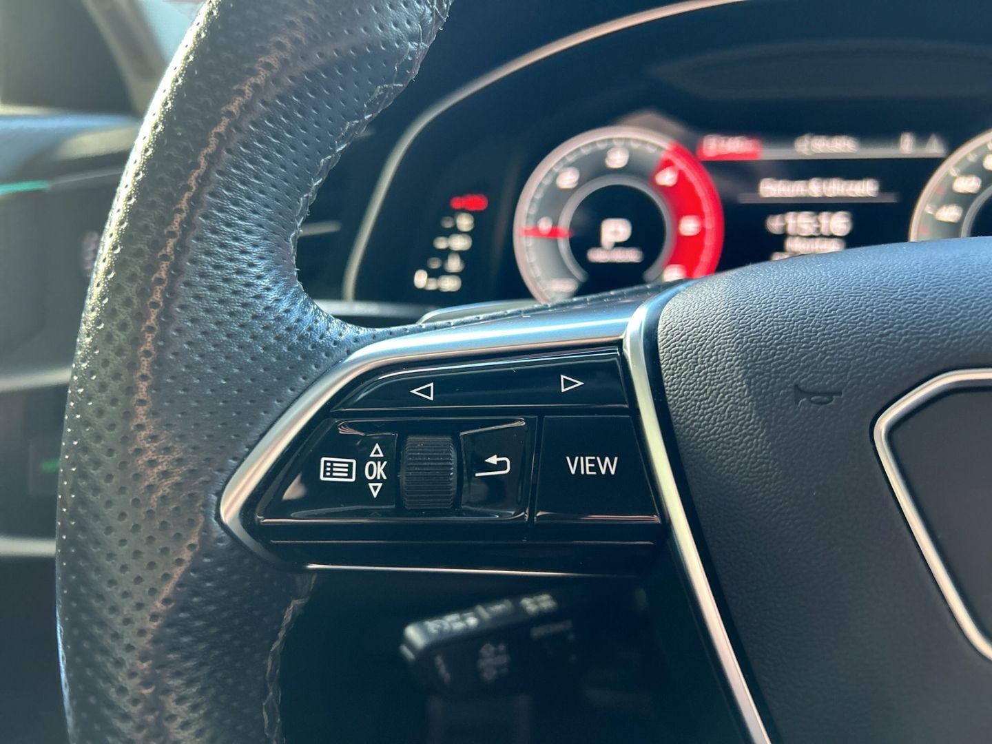 Fahrzeugabbildung Audi S6 Avant 3.0 TDI AHK+NAVI+B&O+KAMERA+MATRIX-LED