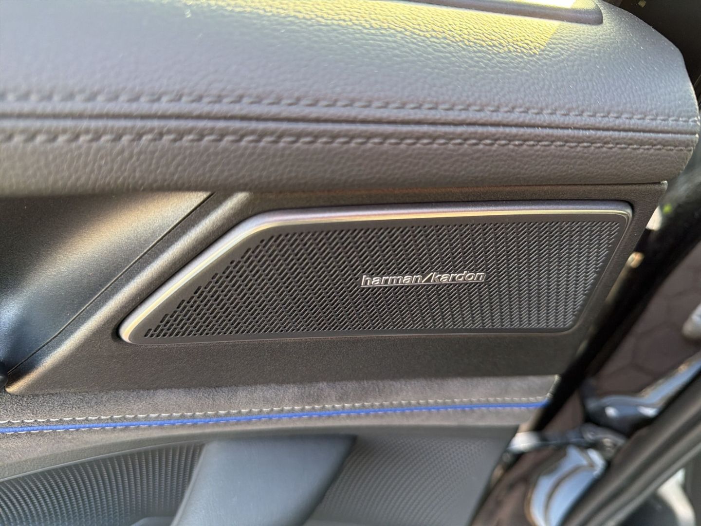 Fahrzeugabbildung Volkswagen Passat Variant 2.0 TDI 142 kW 4Motion R-Line