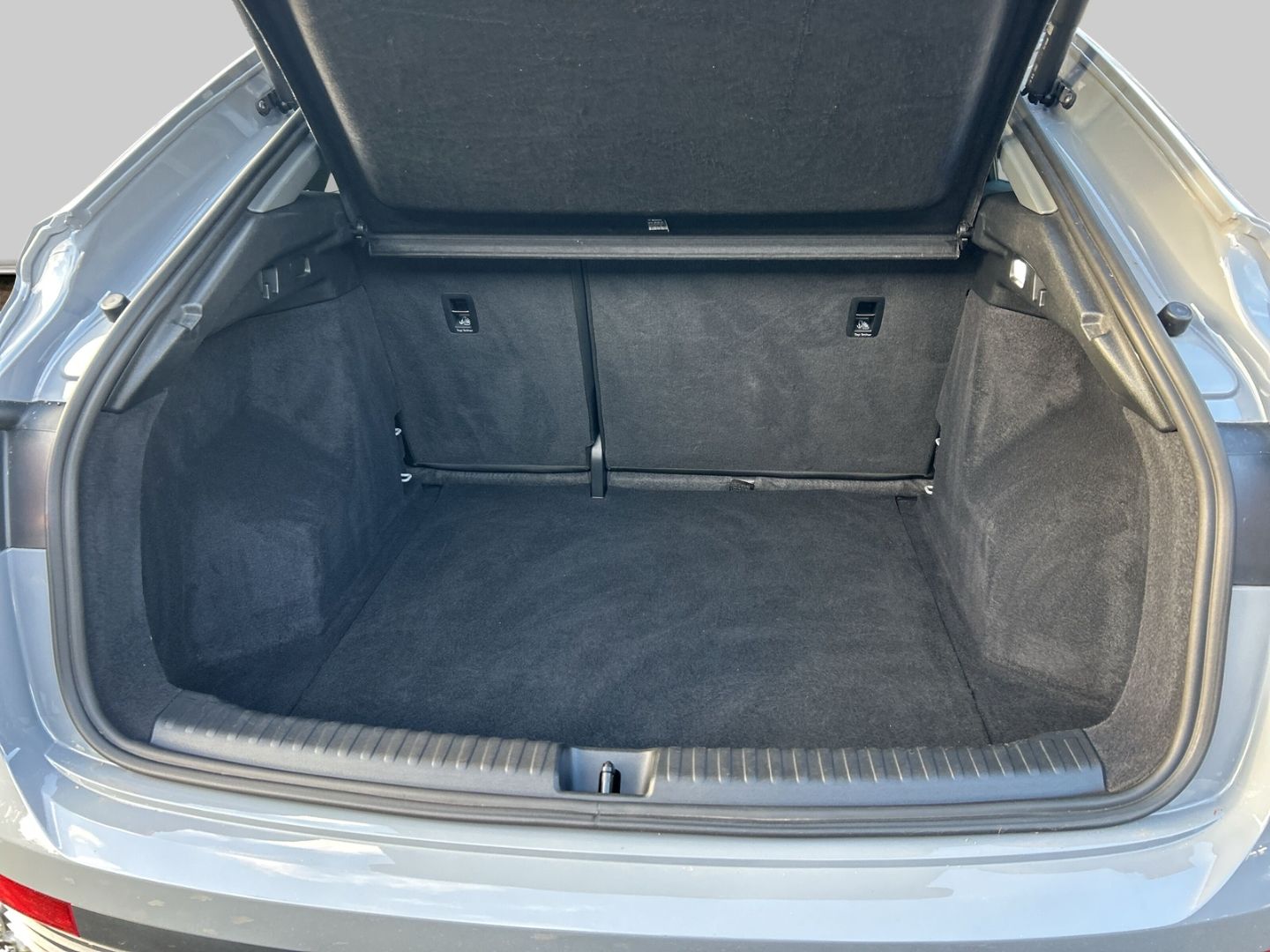 Fahrzeug 20 Fahrzeugabbildung Audi Q4 e-tron 35 Sportback LED+OPTIKPAKET+PDC+NAVI+D