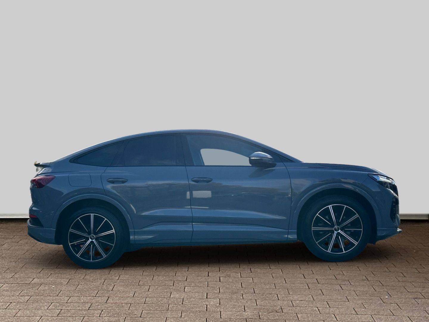 Fahrzeug 9 Fahrzeugabbildung Audi Q4 e-tron 35 Sportback LED+OPTIKPAKET+PDC+NAVI+D