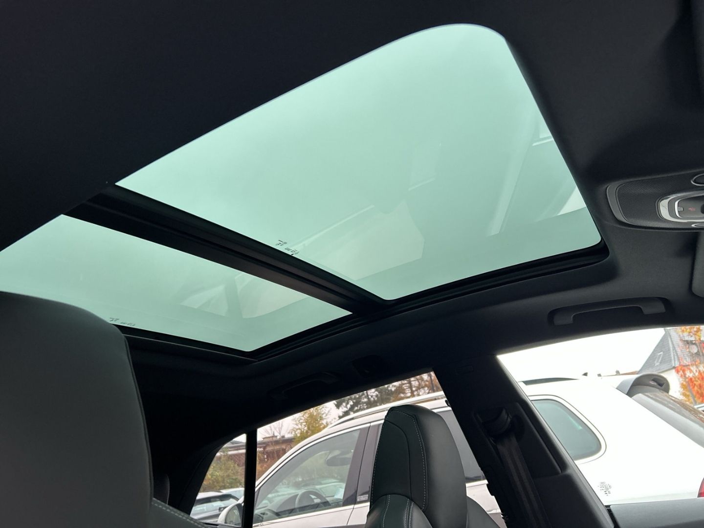 Fahrzeugabbildung Audi Q8 60 TFSI e quattro S-line+SPORTPAKET+HUD+AHK+P