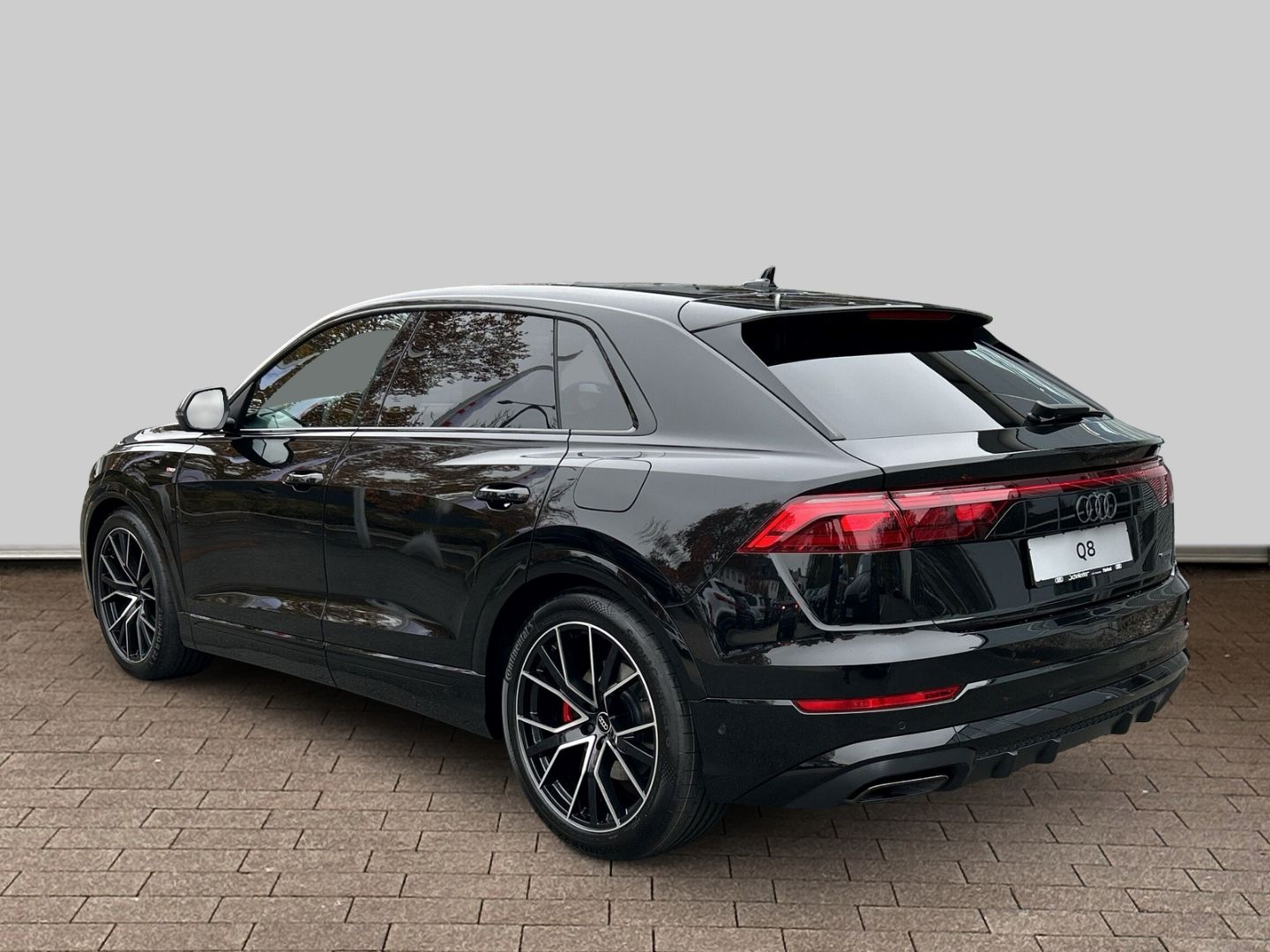 Fahrzeugabbildung Audi Q8 60 TFSI e quattro S-line+SPORTPAKET+HUD+AHK+P