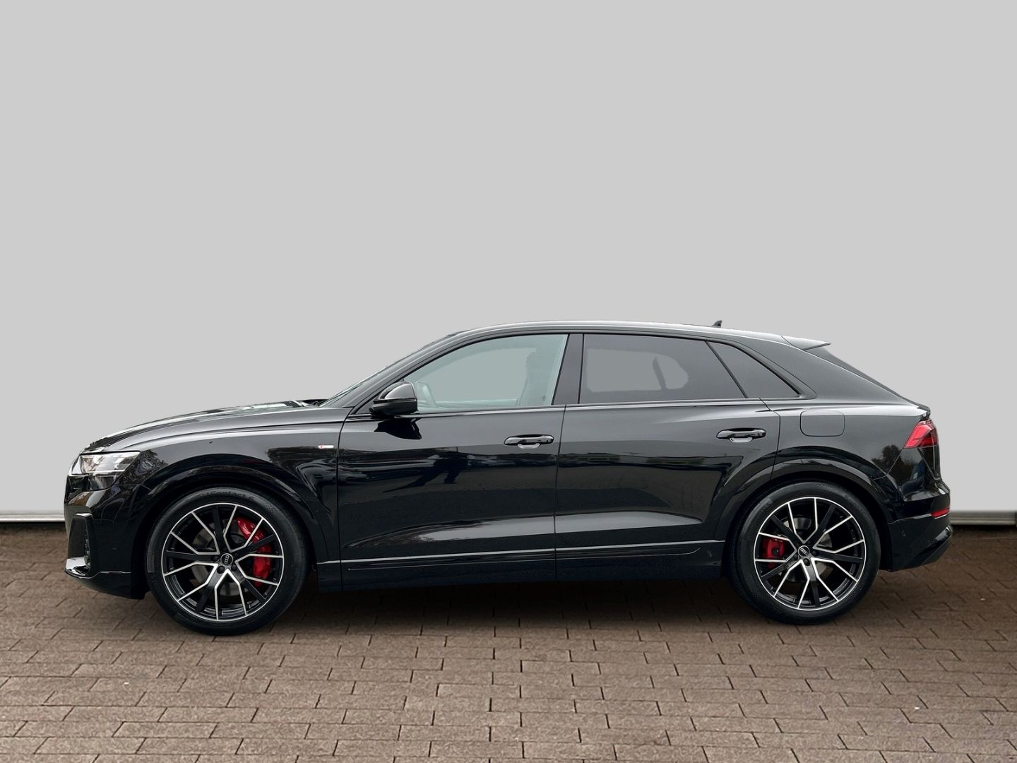 Fahrzeugabbildung Audi Q8 60 TFSI e quattro S-line+SPORTPAKET+HUD+AHK+P