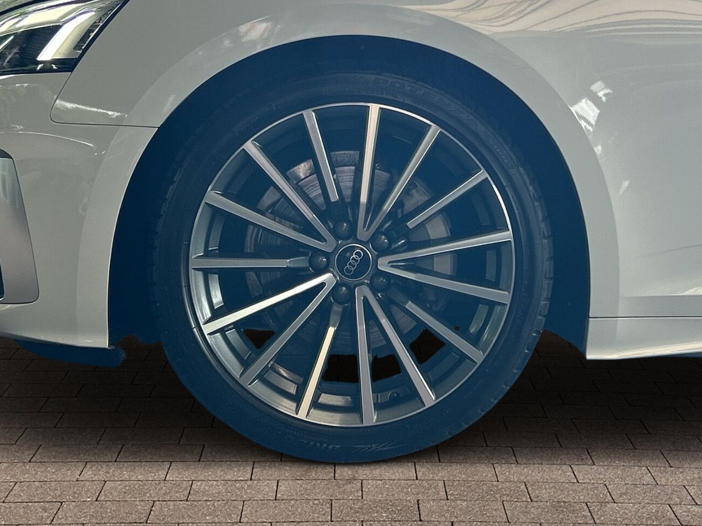 Fahrzeug 18 Fahrzeugabbildung Audi A5 Cabriolet 40 TFSI S-LINE+AHK+NAVI+LEDER+VIRTU