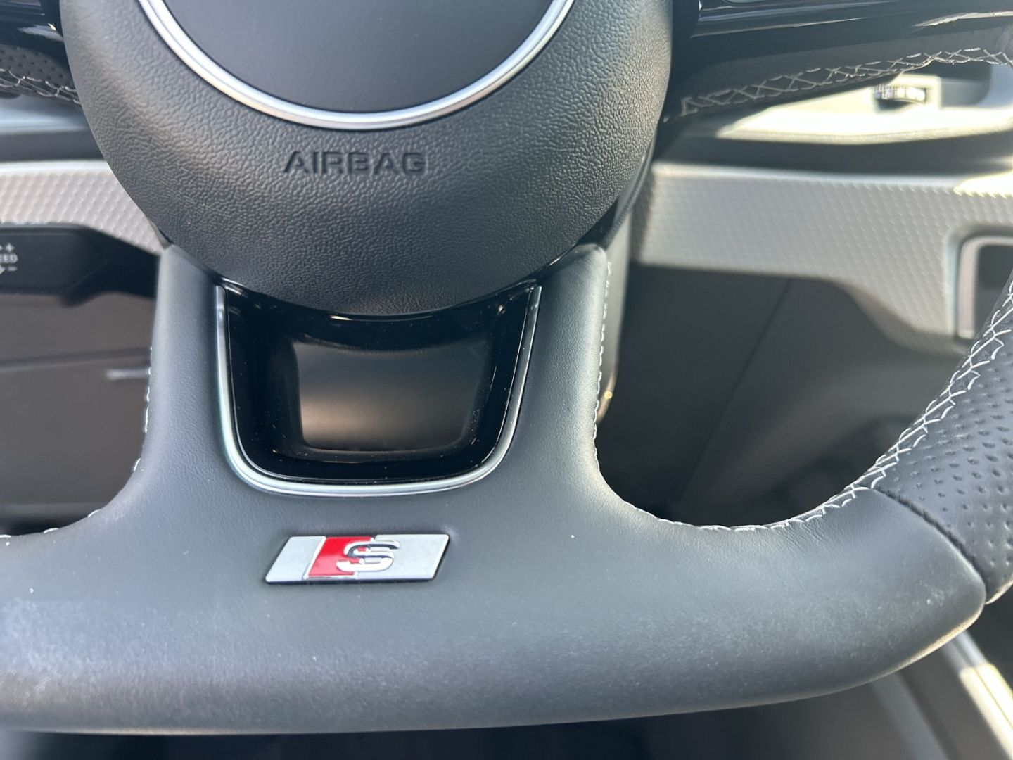 Fahrzeugabbildung Audi A1 ADVANCED 25TFSI, LED,SHZ,PDC,SLINE,CARPLAY