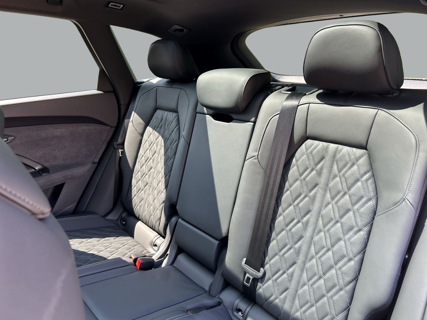 Fahrzeugabbildung Audi SQ5 TFSI LED,HUD,PANO,MASSAGE,TECHPRO,LUFTFEDER