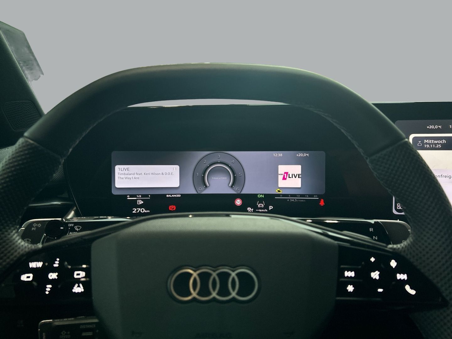 Fahrzeug 14 Fahrzeugabbildung Audi Q3 TDI S-tronic S-LINE+NAVI+LED+SPORTSITZE