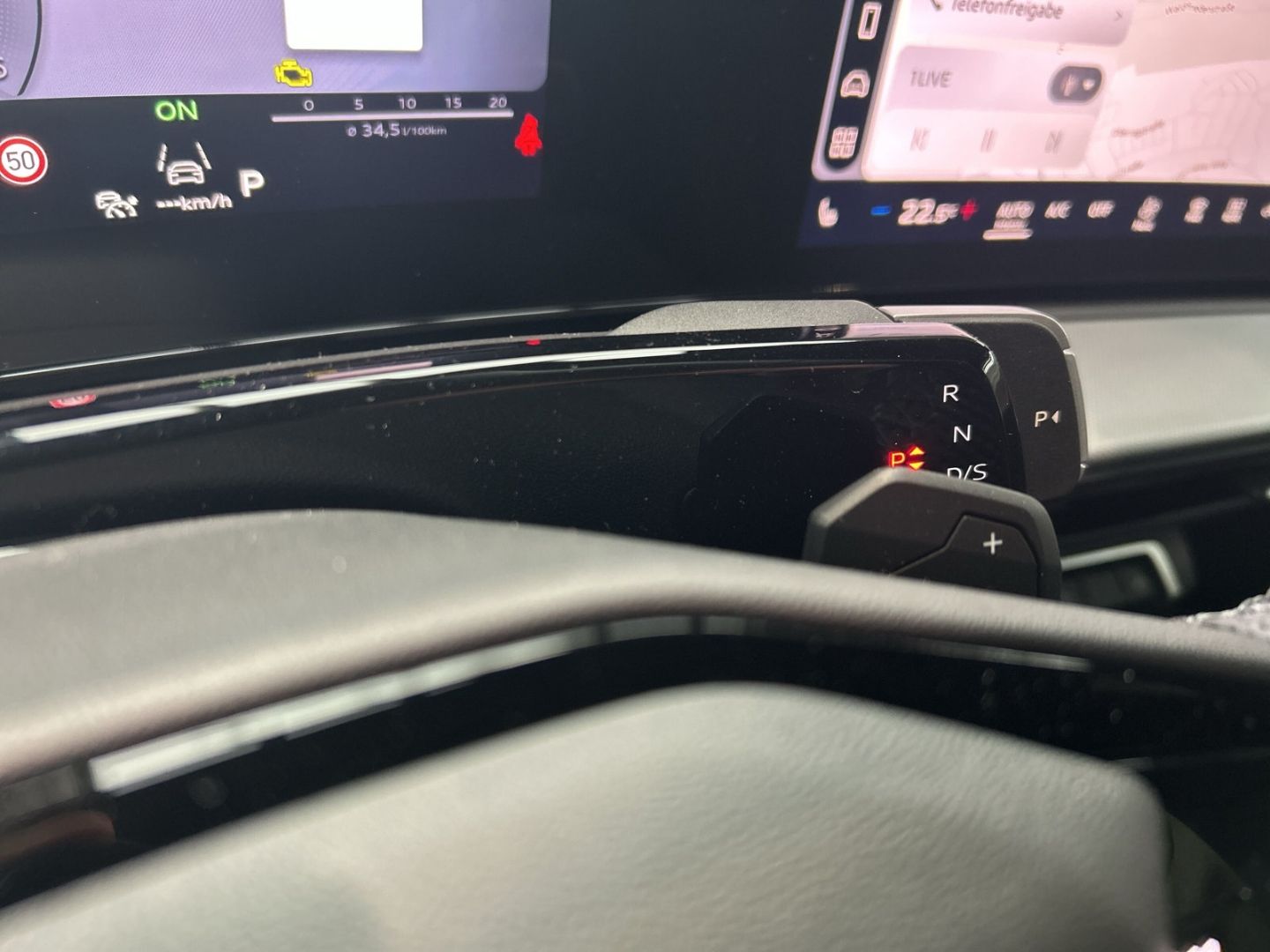 Fahrzeug 21 Fahrzeugabbildung Audi Q3 TDI S-tronic S-LINE+NAVI+LED+SPORTSITZE