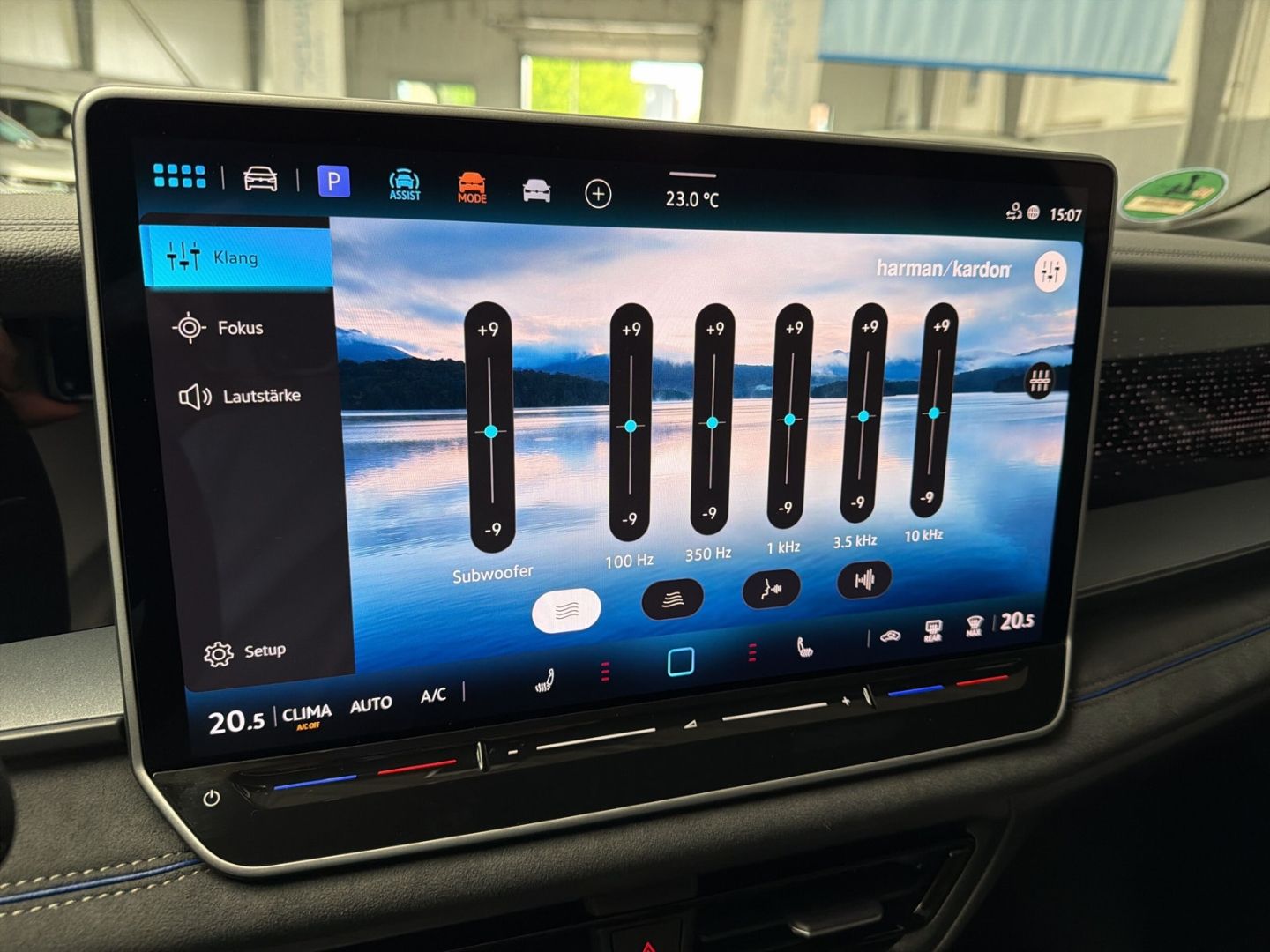 Fahrzeugabbildung Volkswagen Tayron R-Line 2,0l TDI MATRIX LAUNCH AHK BLACK S