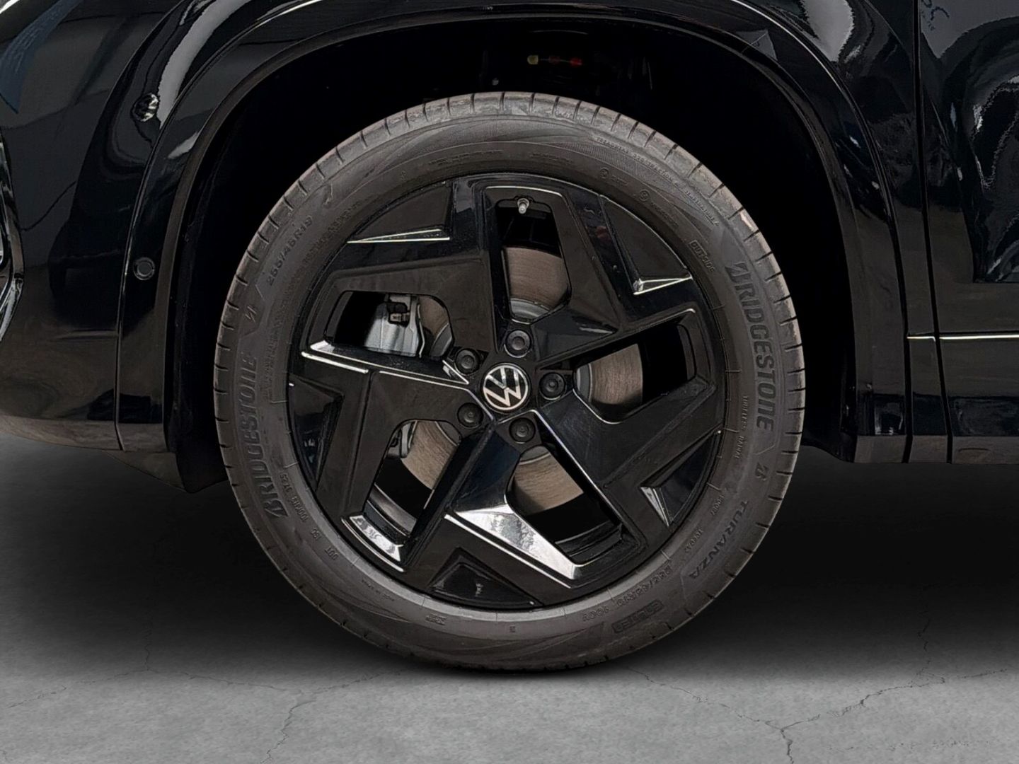 Fahrzeugabbildung Volkswagen Tayron R-Line 2,0l TDI MATRIX LAUNCH AHK BLACK S