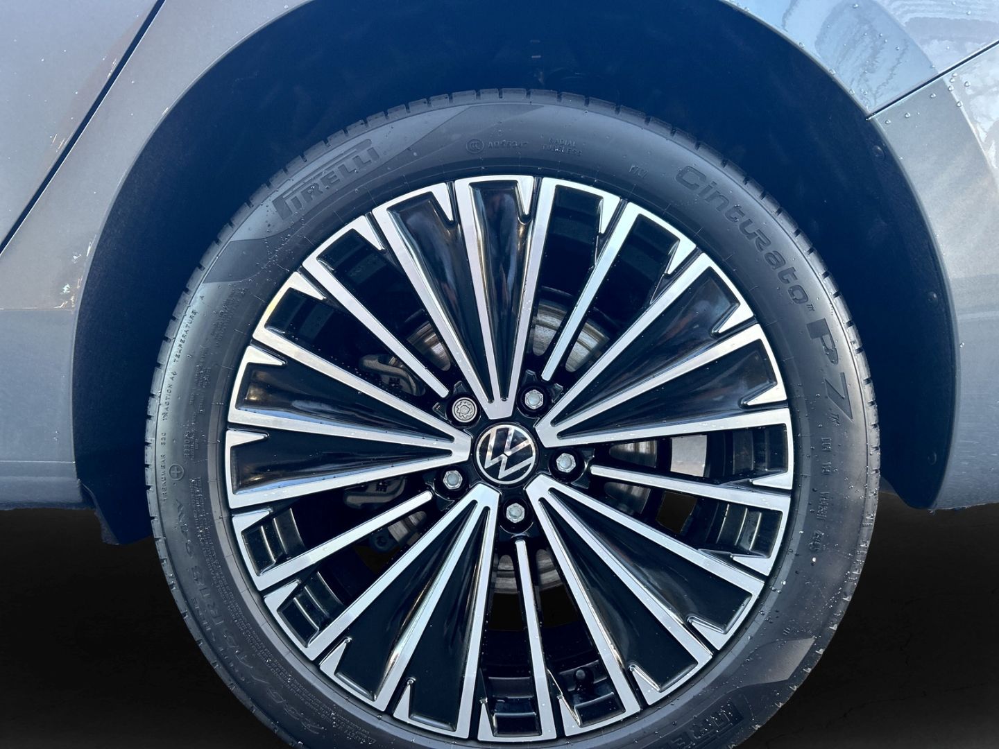 Fahrzeug 8 Fahrzeugabbildung Volkswagen Passat Elegance 2,0l TDI AHK MATRIX BUSINESS PRE