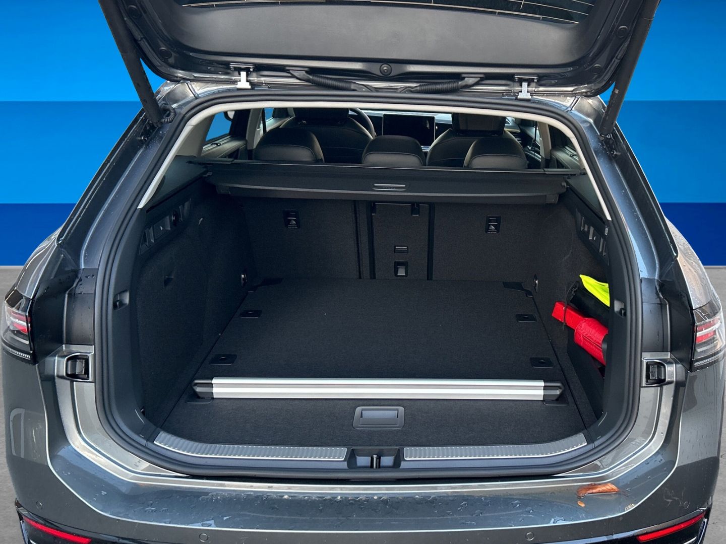 Fahrzeug 9 Fahrzeugabbildung Volkswagen Passat Elegance 2,0l TDI AHK MATRIX BUSINESS PRE