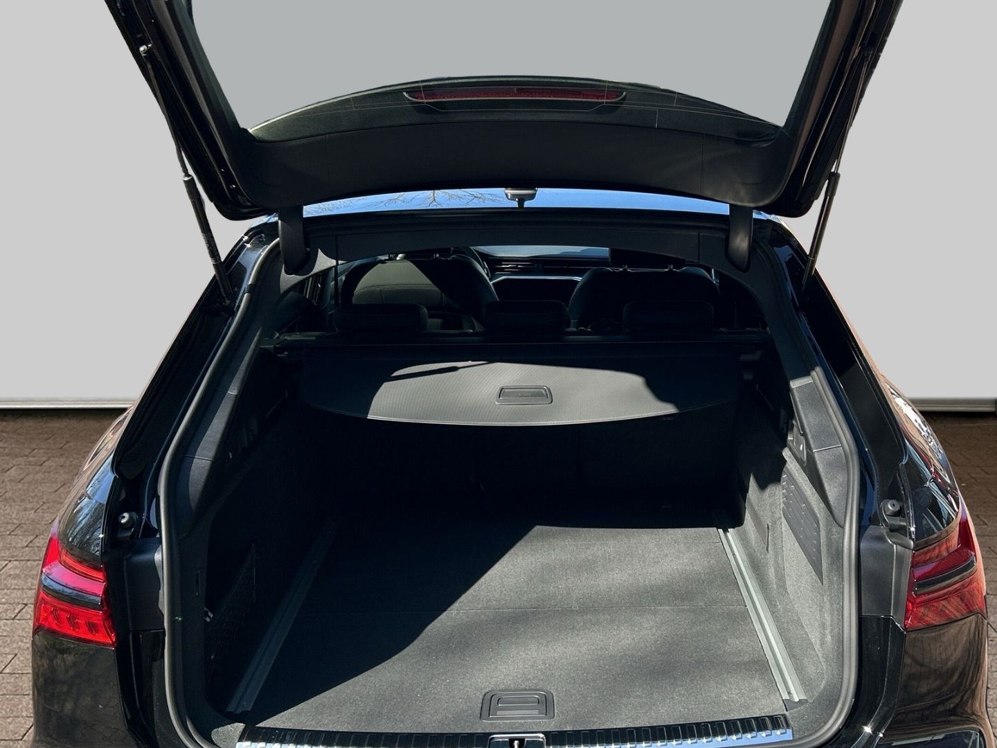 Fahrzeug 19 Fahrzeugabbildung Audi A6 45TDI ADVANCED QUATTRO LED,AHK,KAMERA,LUFT,KA