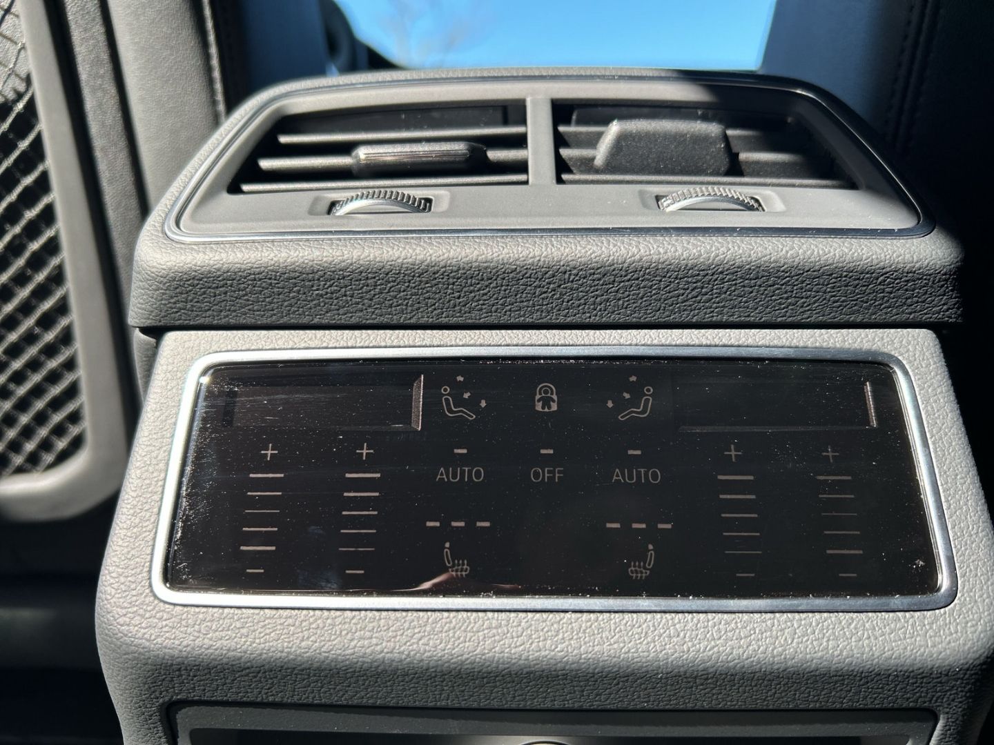 Fahrzeug 25 Fahrzeugabbildung Audi A6 45TDI ADVANCED QUATTRO LED,AHK,KAMERA,LUFT,KA