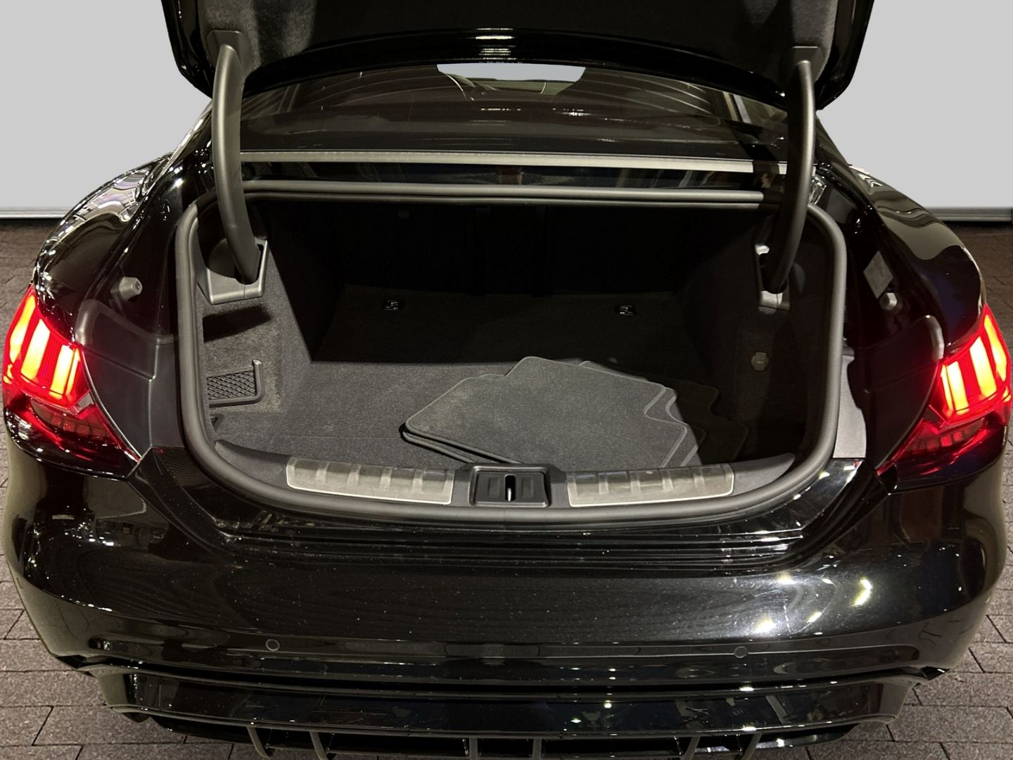 Fahrzeug 17 Fahrzeugabbildung Audi RS e-tron GT quattro MATRIX-LED+HUD+360°KAMERA+P