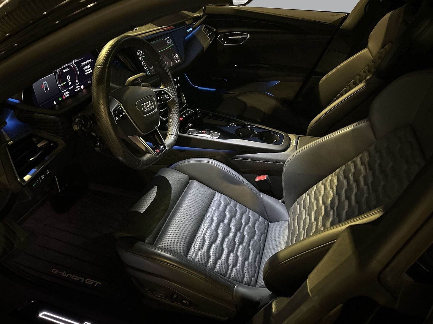 Fahrzeug 10 Fahrzeugabbildung Audi RS e-tron GT quattro MATRIX-LED+HUD+360°KAMERA+P