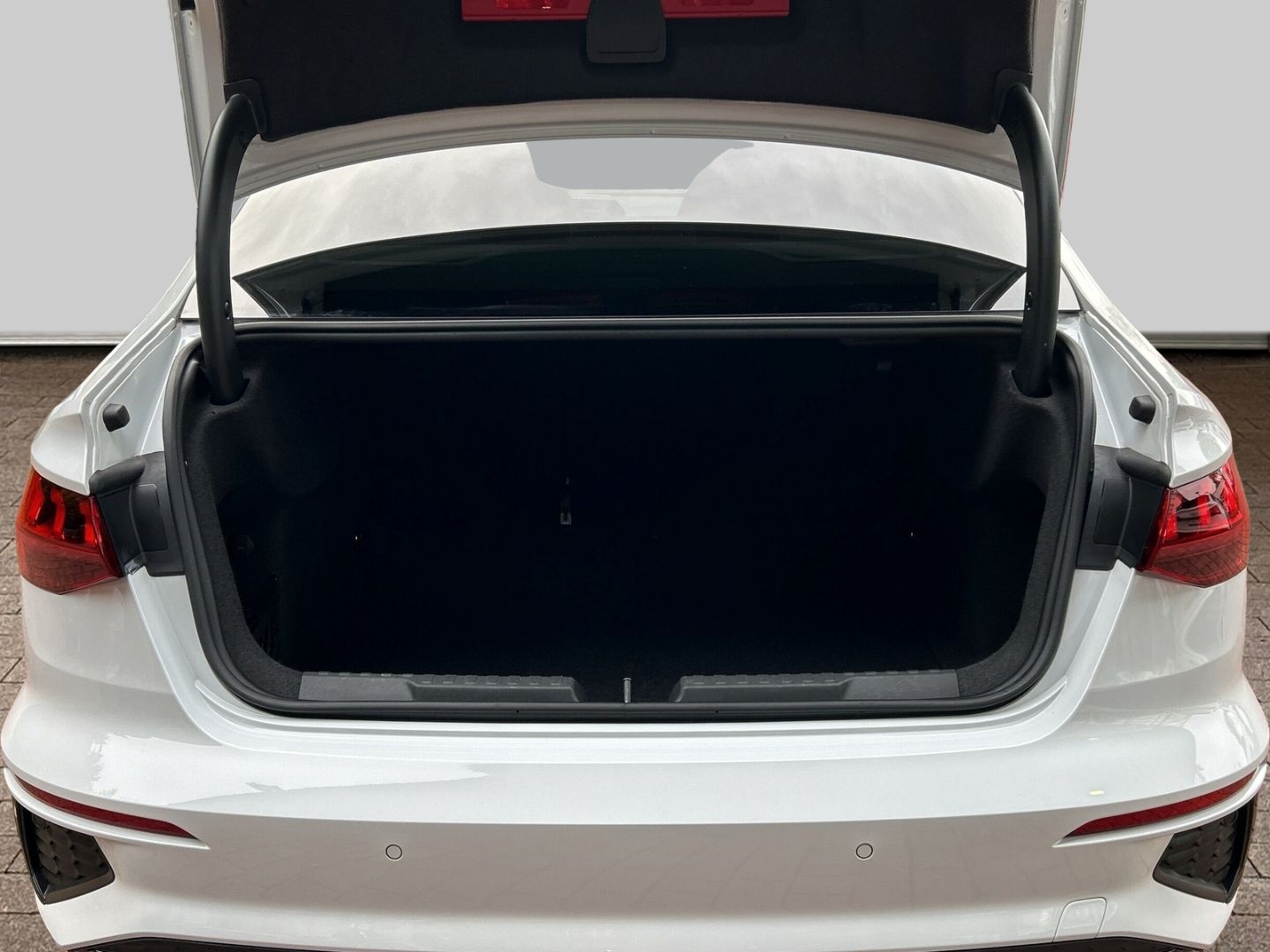 Fahrzeugabbildung Audi S3 Limousine 2.0 TFSI quattro Matrix-LED+B&O+KAM