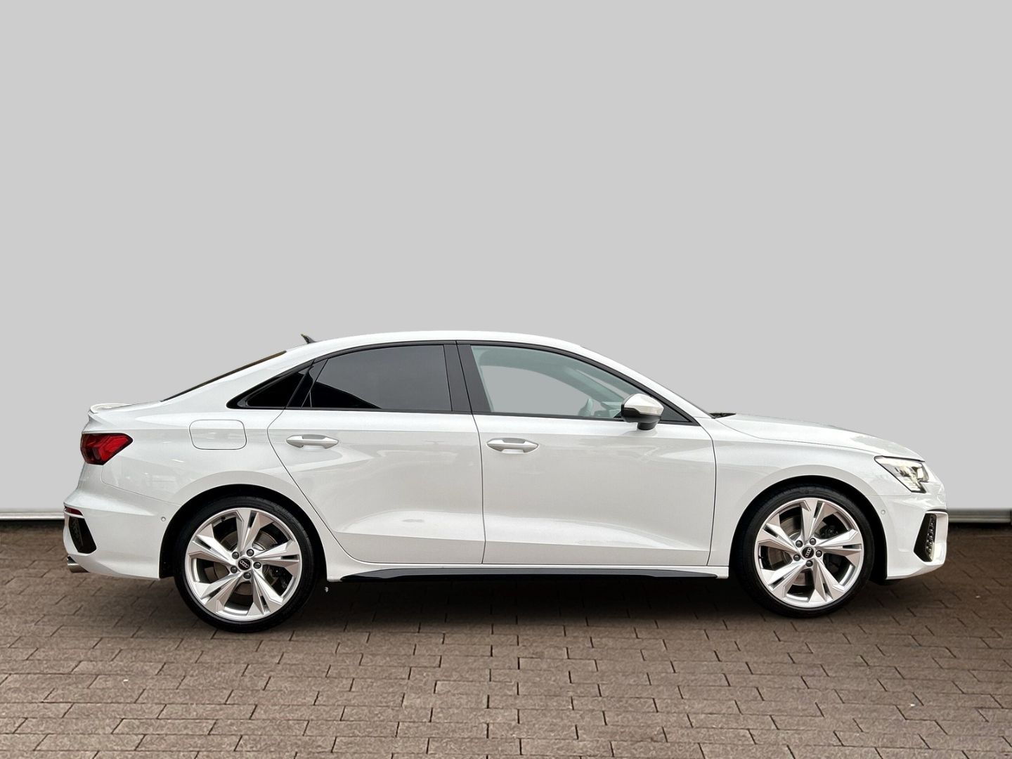 Fahrzeugabbildung Audi S3 Limousine 2.0 TFSI quattro Matrix-LED+B&O+KAM