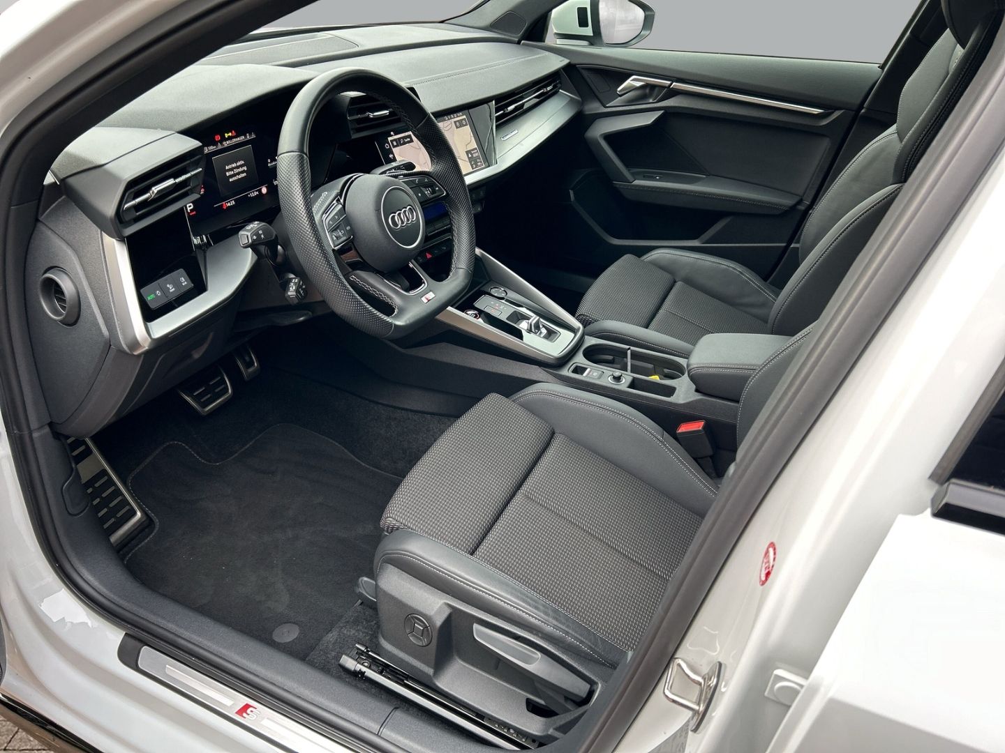 Fahrzeugabbildung Audi S3 Limousine 2.0 TFSI quattro Matrix-LED+B&O+KAM