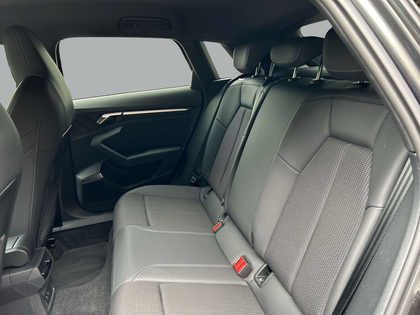 Fahrzeug 11 Fahrzeugabbildung Audi S3 Sportback 2.0 TFSI quattro Matrix-LED+B&O+KAM