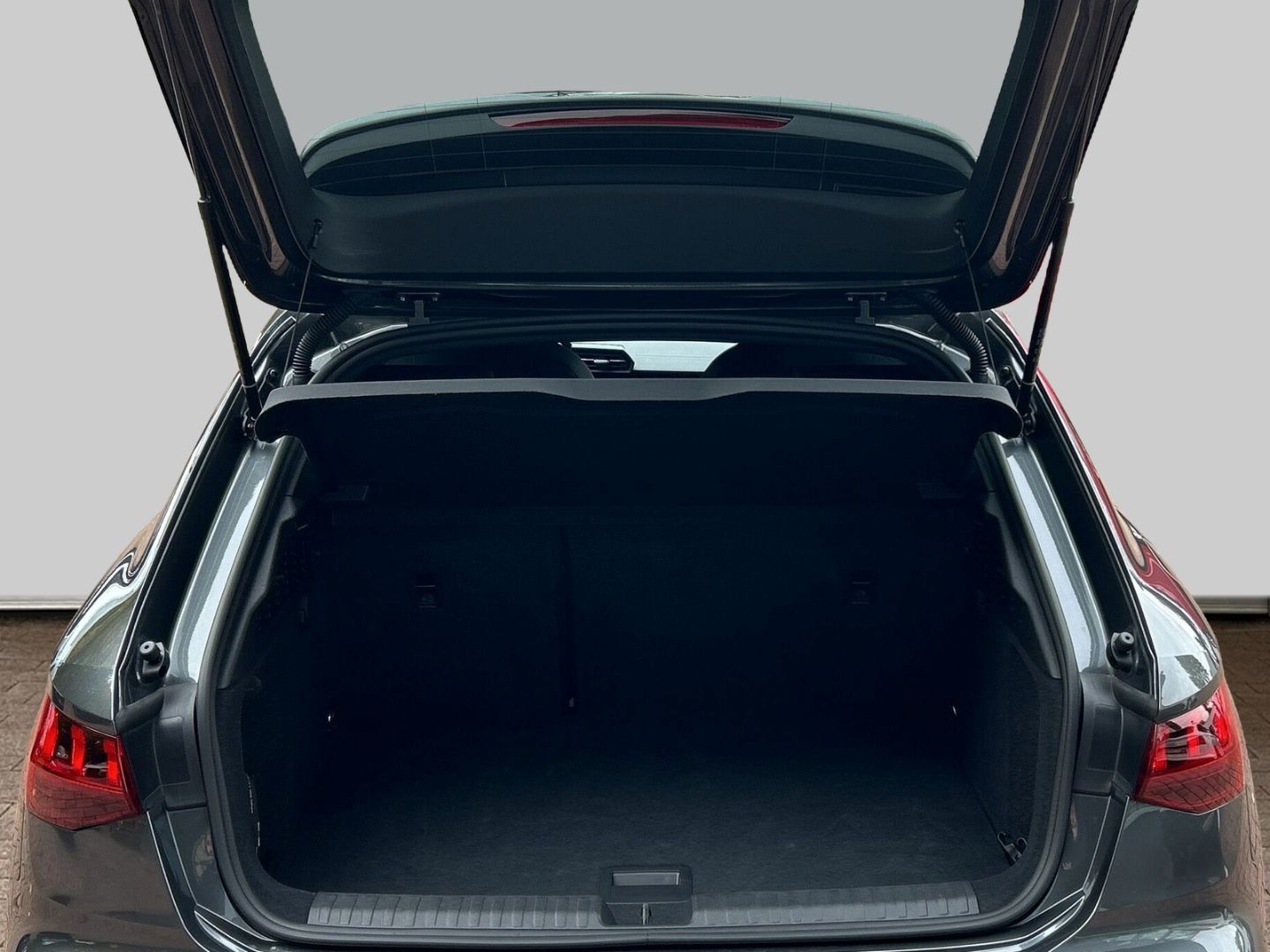 Fahrzeug 17 Fahrzeugabbildung Audi S3 Sportback 2.0 TFSI quattro Matrix-LED+B&O+KAM