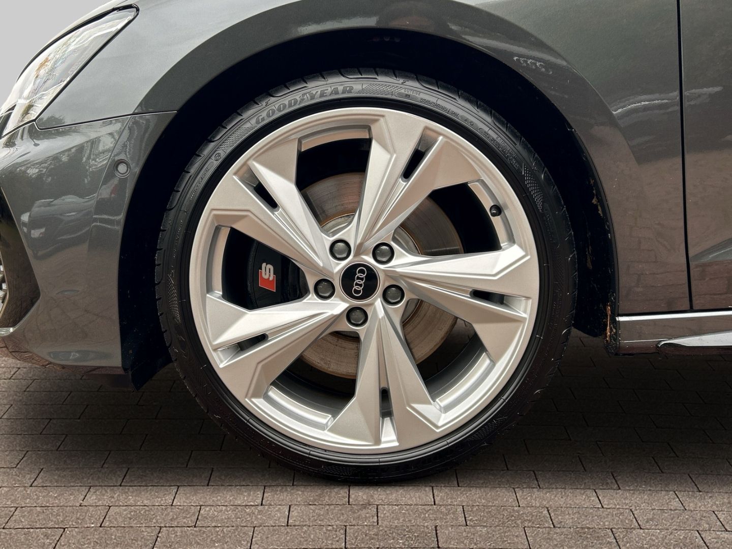 Fahrzeug 18 Fahrzeugabbildung Audi S3 Sportback 2.0 TFSI quattro Matrix-LED+B&O+KAM