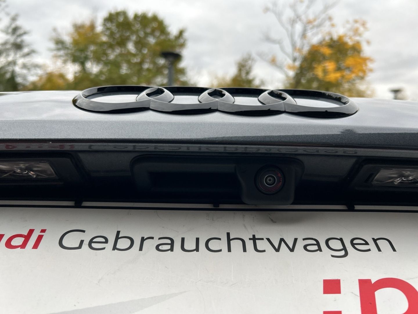 Fahrzeug 21 Fahrzeugabbildung Audi S3 Sportback 2.0 TFSI quattro Matrix-LED+B&O+KAM