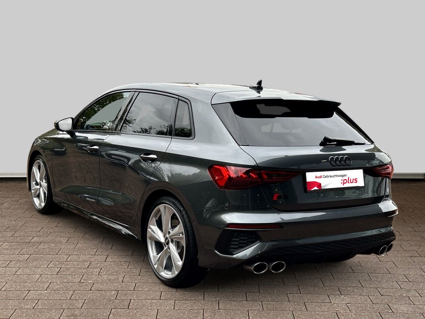 Fahrzeug 5 Fahrzeugabbildung Audi S3 Sportback 2.0 TFSI quattro Matrix-LED+B&O+KAM