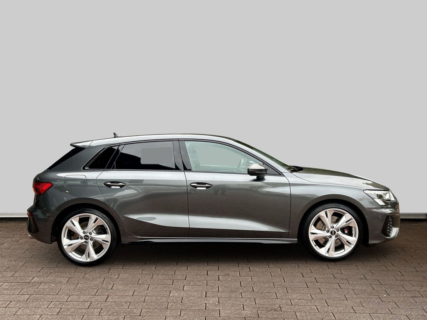 Fahrzeug 6 Fahrzeugabbildung Audi S3 Sportback 2.0 TFSI quattro Matrix-LED+B&O+KAM