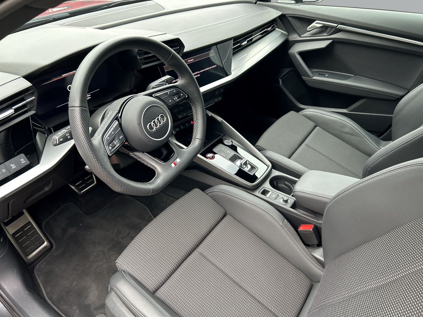 Fahrzeug 10 Fahrzeugabbildung Audi S3 Sportback 2.0 TFSI quattro Matrix-LED+B&O+KAM