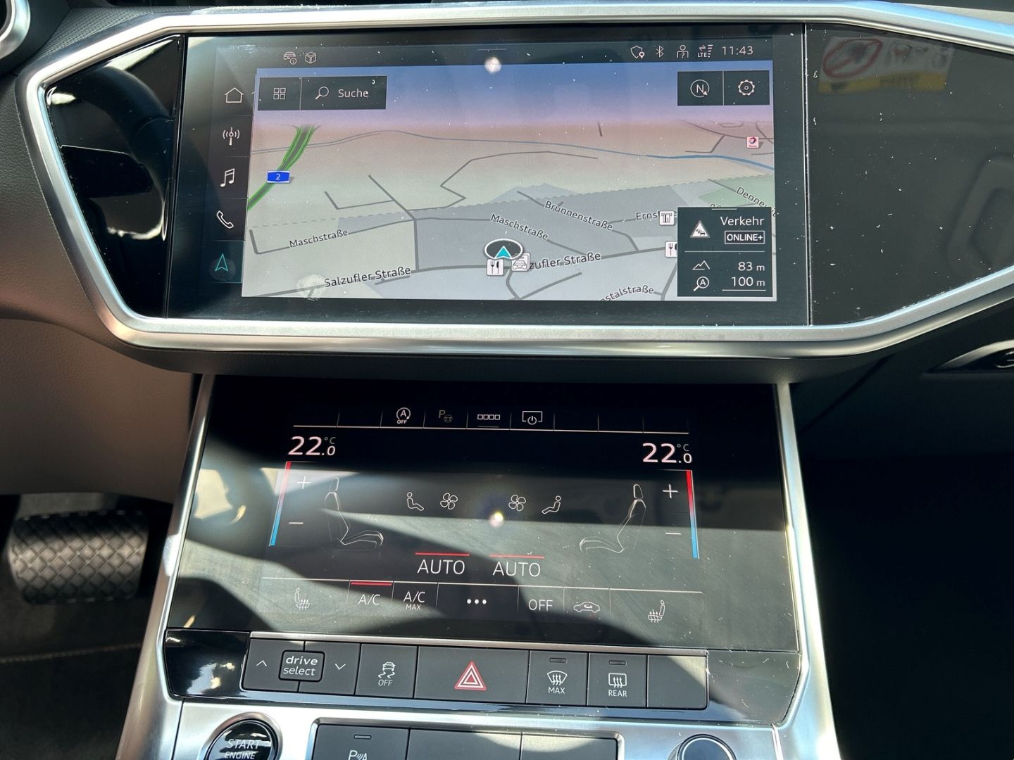 Fahrzeug 11 Fahrzeugabbildung Audi A6 AVANT SPORT 40 TDI KAMERA,LED,CARPLAY Navi