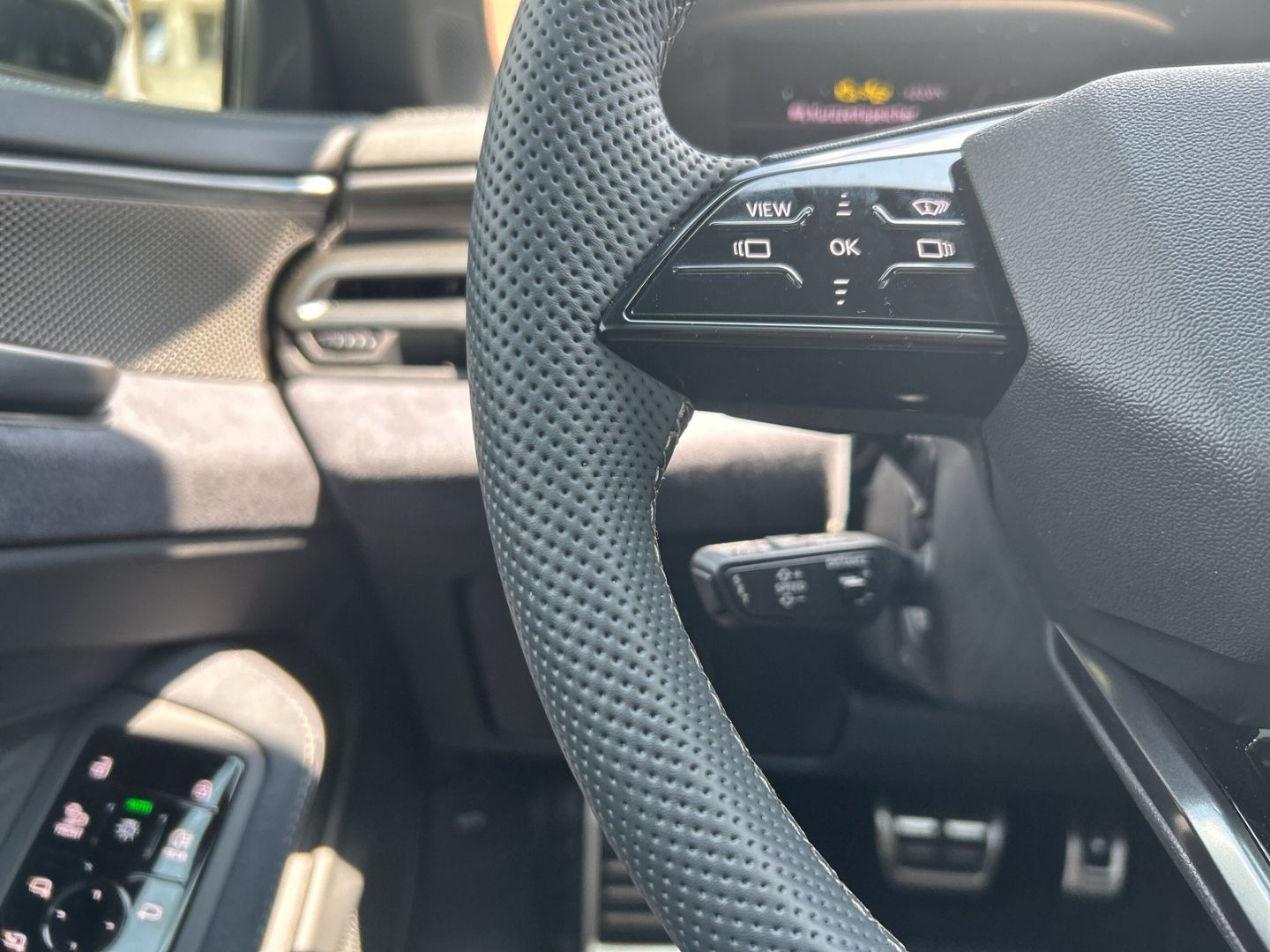 Fahrzeug 16 Fahrzeugabbildung Audi A6 AVANT TFSI 270 kW LED+TECH PRO+B&O+PANO+LUFT