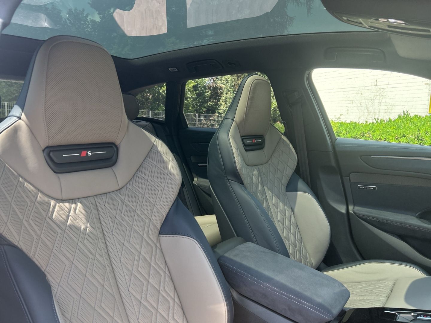 Fahrzeug 21 Fahrzeugabbildung Audi A6 AVANT TFSI 270 kW LED+TECH PRO+B&O+PANO+LUFT