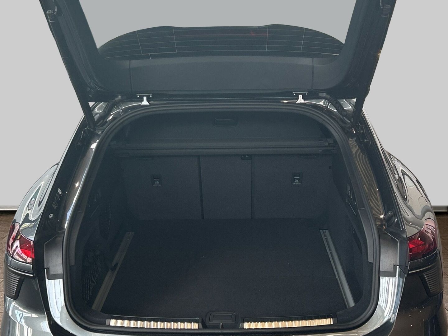 Fahrzeug 17 Fahrzeugabbildung Audi A6 AVANT TDI QUATTRO150 kW LED+PANO+B&O+ALLRADLE