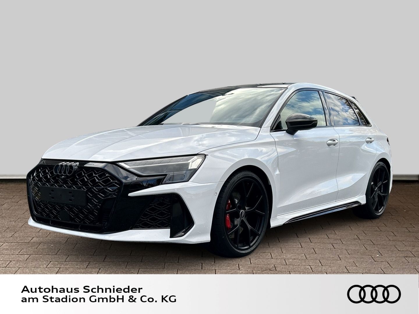 Fahrzeug 3 Fahrzeugabbildung Audi RS3 Sportback 2.5 TFSI quattro HUD+PANO+NAVI+LED