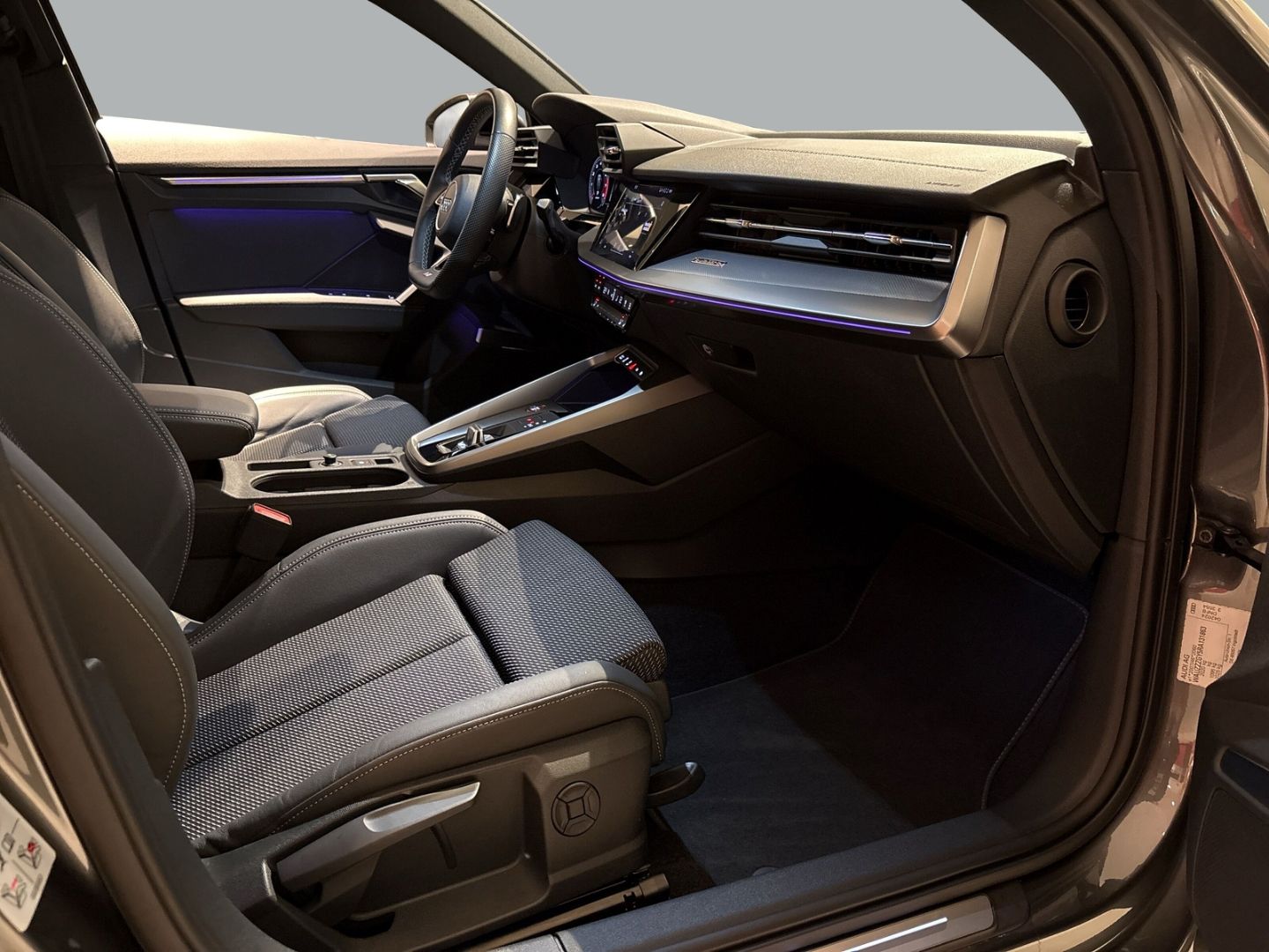 Fahrzeugabbildung Audi S3 Sportback 2.0 TFSI quattro  NAVI+LEDER+VIRTUA