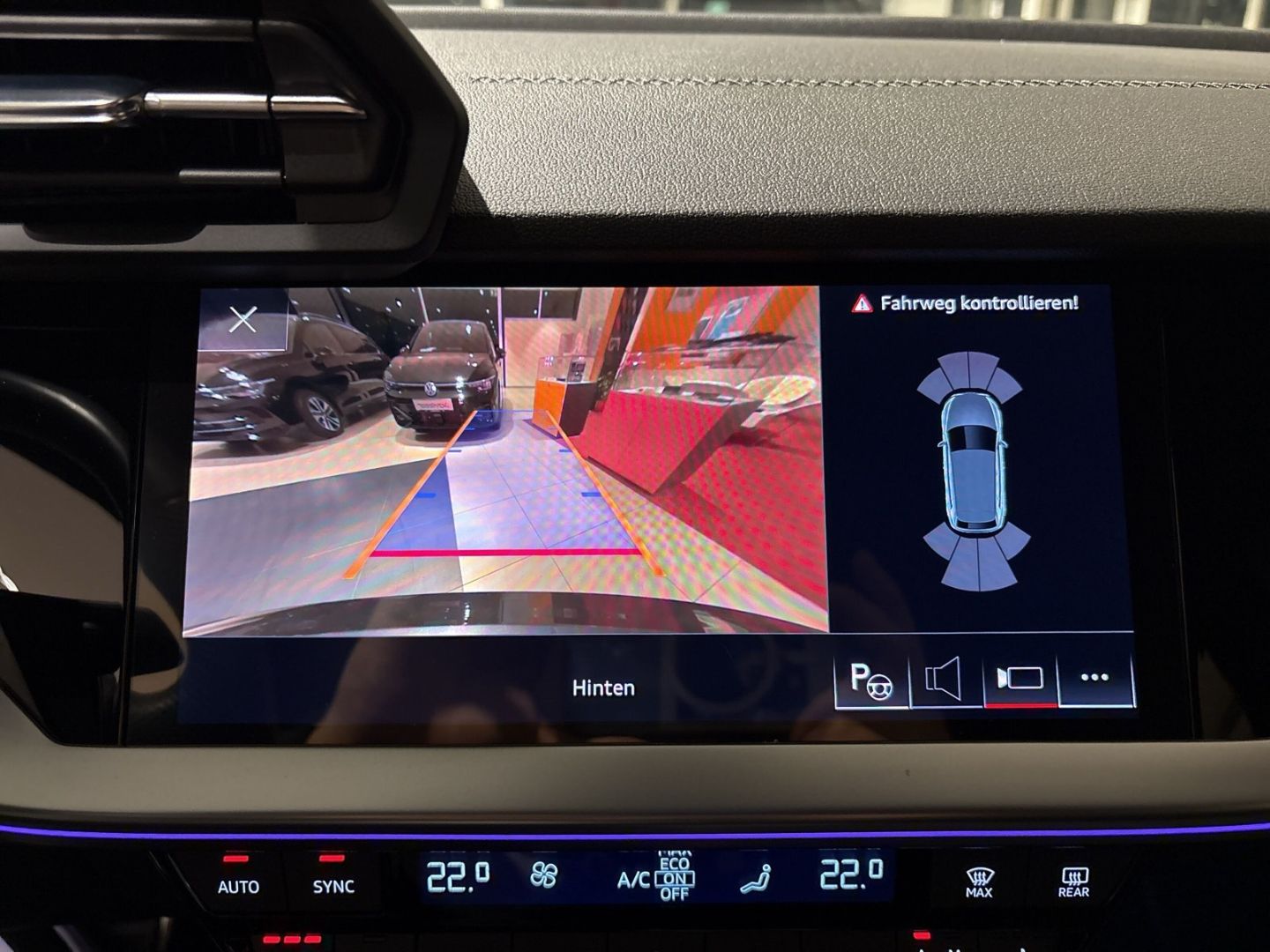 Fahrzeugabbildung Audi S3 Sportback 2.0 TFSI quattro  NAVI+LEDER+VIRTUA