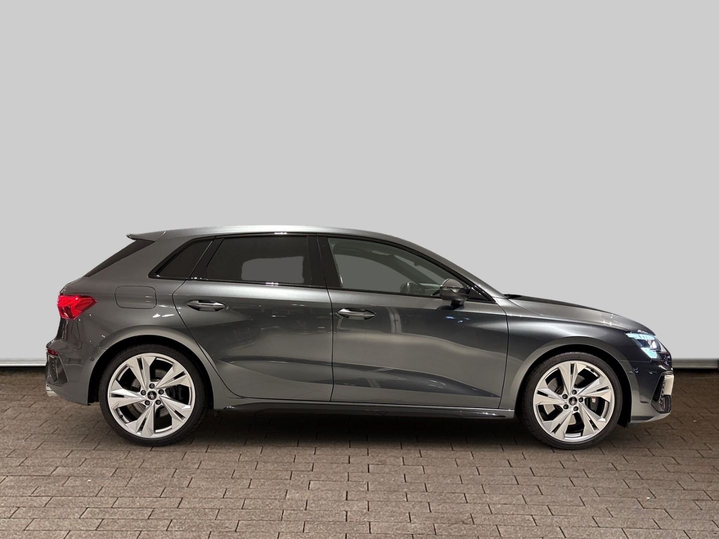 Fahrzeugabbildung Audi S3 Sportback 2.0 TFSI quattro  NAVI+LEDER+VIRTUA