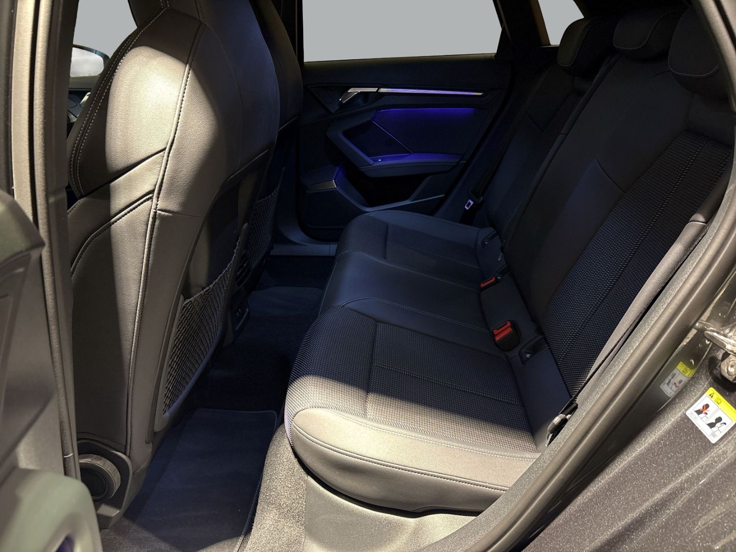 Fahrzeugabbildung Audi S3 Sportback 2.0 TFSI quattro  NAVI+LEDER+VIRTUA