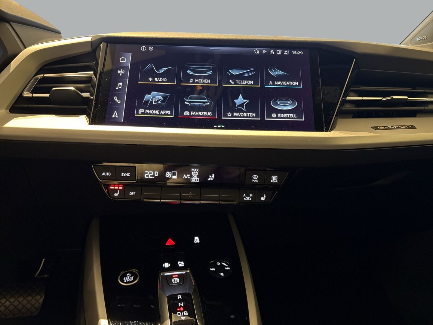 Fahrzeugabbildung Audi Q4 e-tron 35 LED+SONOS+OPTIKPAKET+KAMERA+NAVI+LE