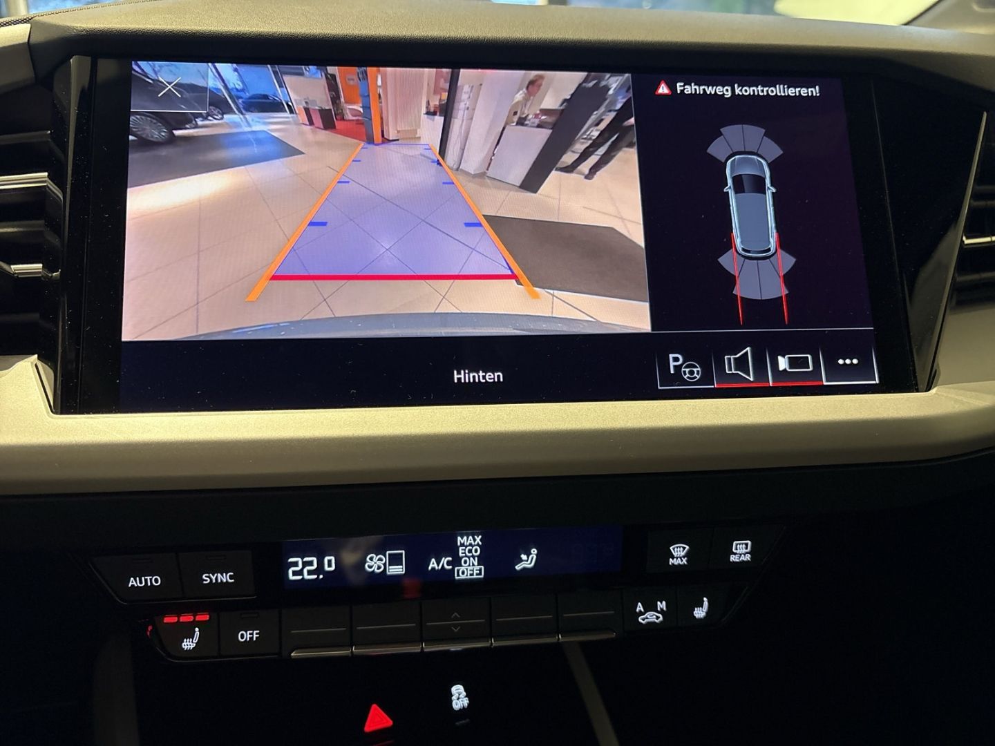 Fahrzeugabbildung Audi Q4 e-tron 35 LED+SONOS+OPTIKPAKET+KAMERA+NAVI+LE