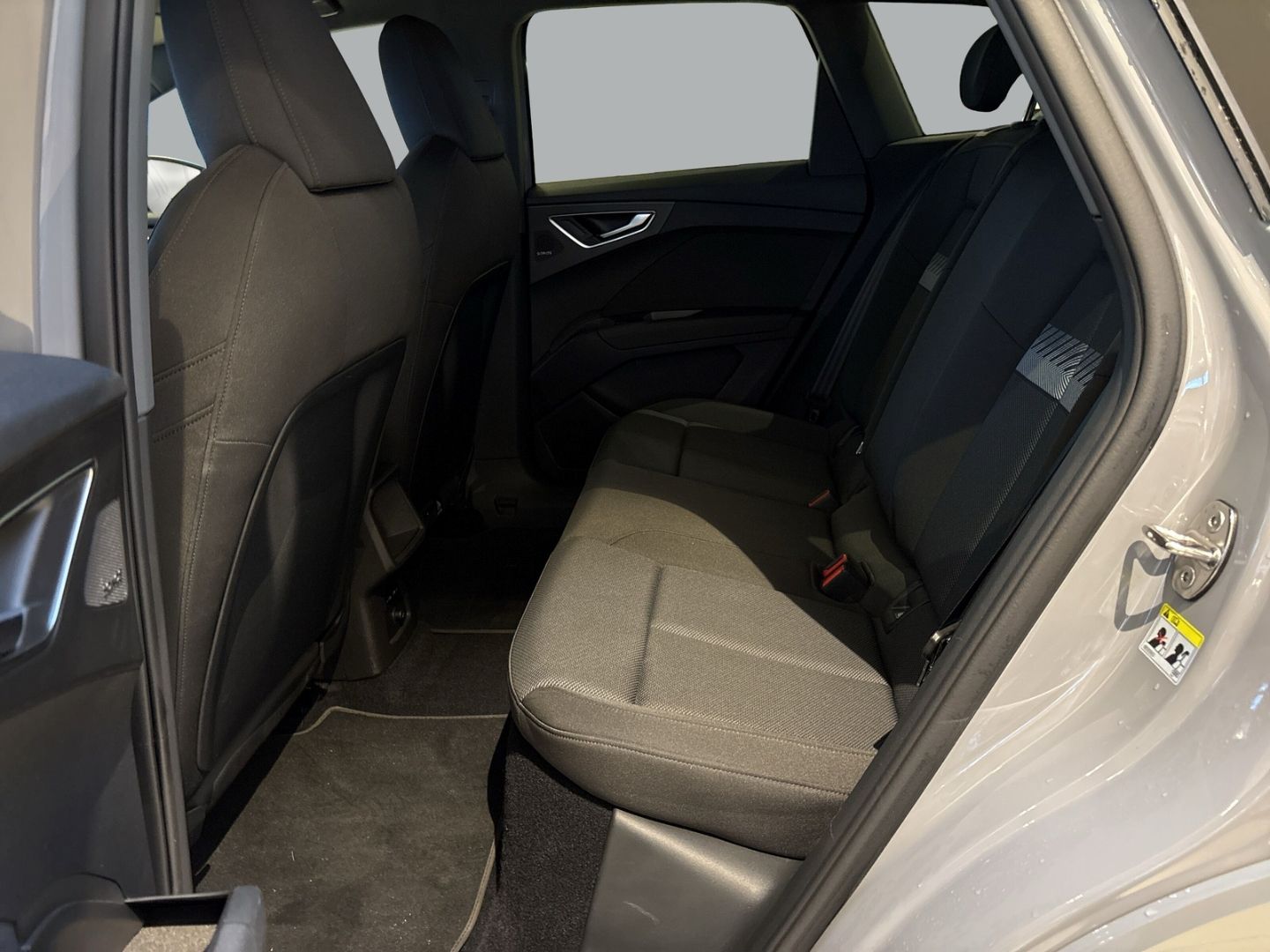 Fahrzeugabbildung Audi Q4 e-tron 35 LED+SONOS+OPTIKPAKET+KAMERA+NAVI+LE