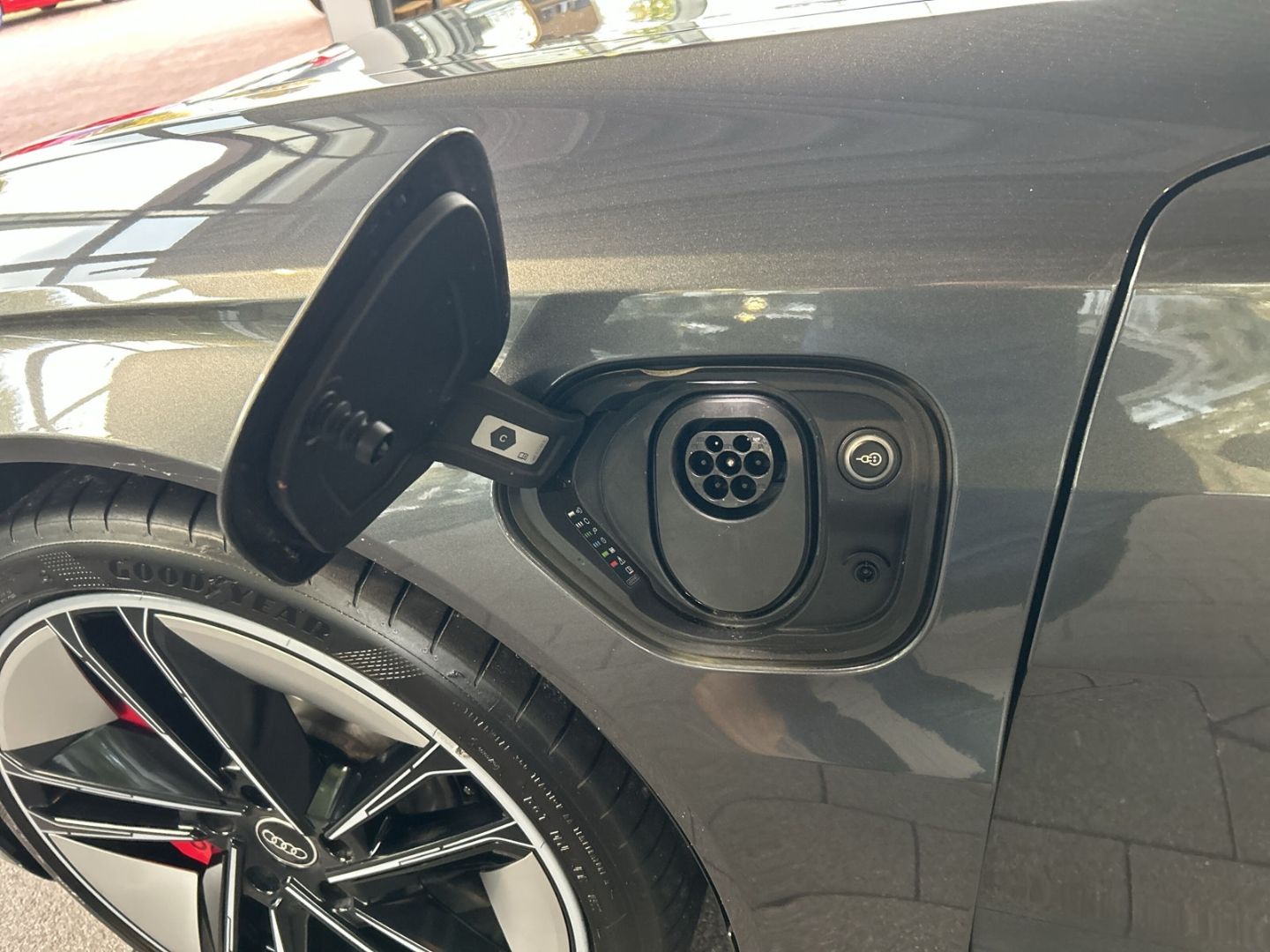 Fahrzeug 21 Fahrzeugabbildung Audi RS e-tron GT quattro MATRIX-LED+HUD+B&O+LEDER+KA